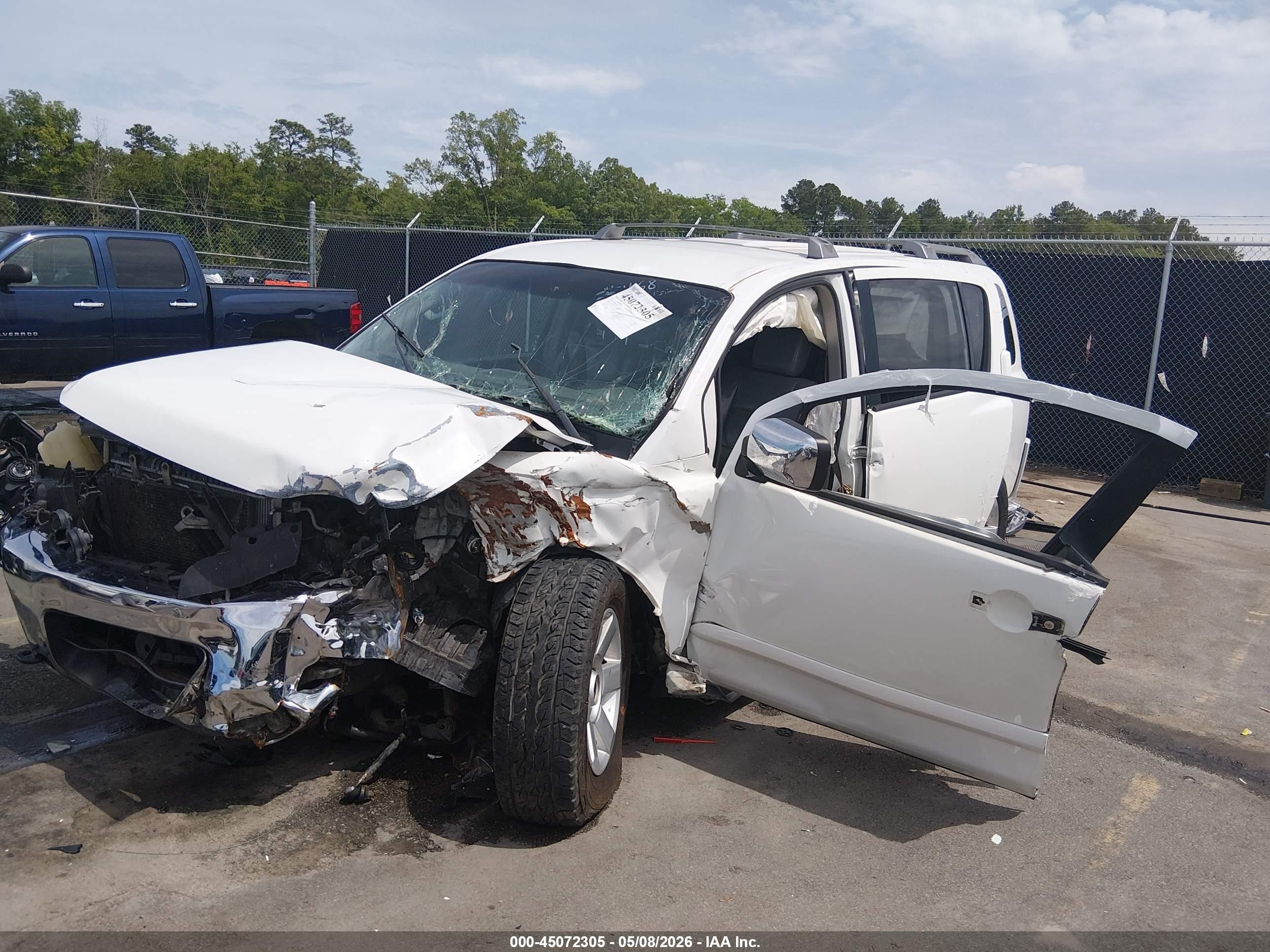 2004 Nissan Pathfinder Armada Le Белый vin: 5N1AA08A04N725875
