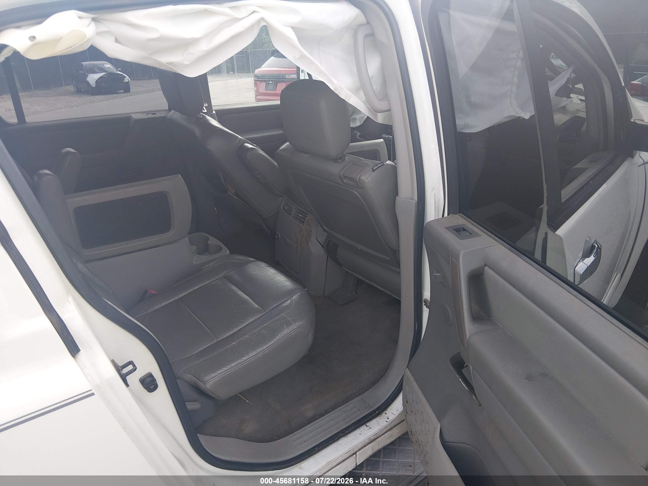 2004 Nissan Pathfinder Armada Le White vin: 5N1AA08A24N729328