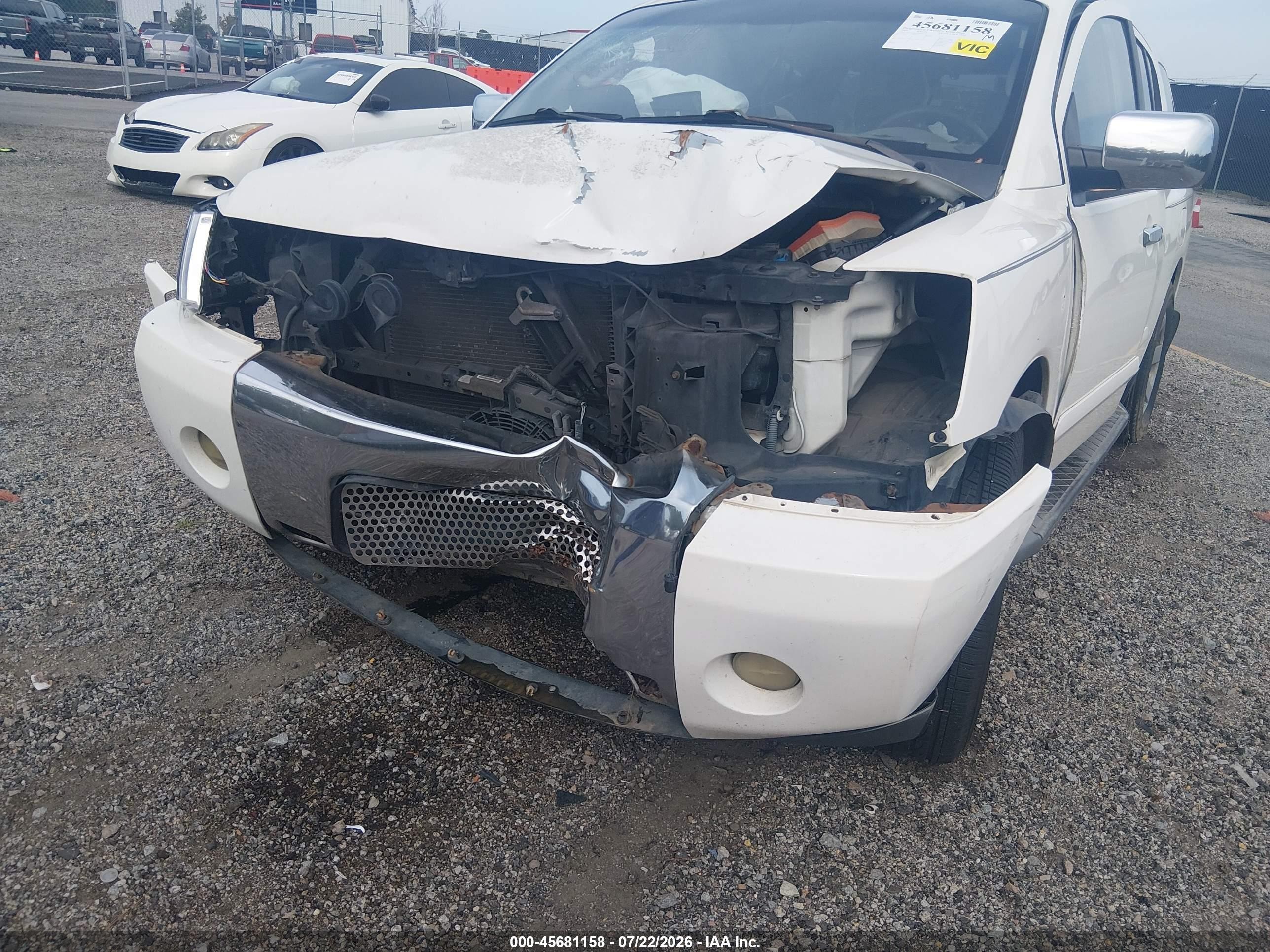 2004 Nissan Pathfinder Armada Le White vin: 5N1AA08A24N729328