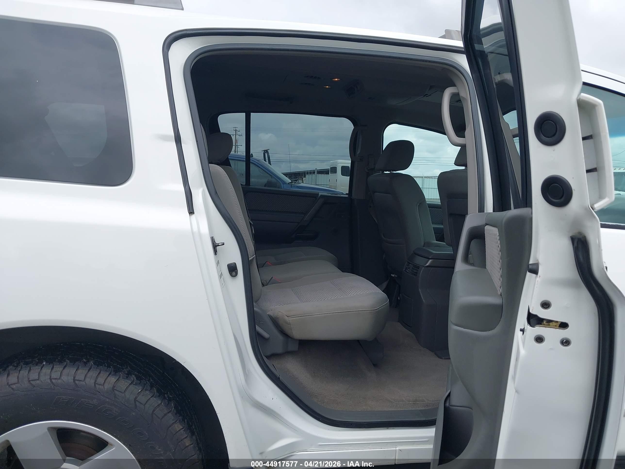 2005 Nissan Armada Se White vin: 5N1AA08A75N729942