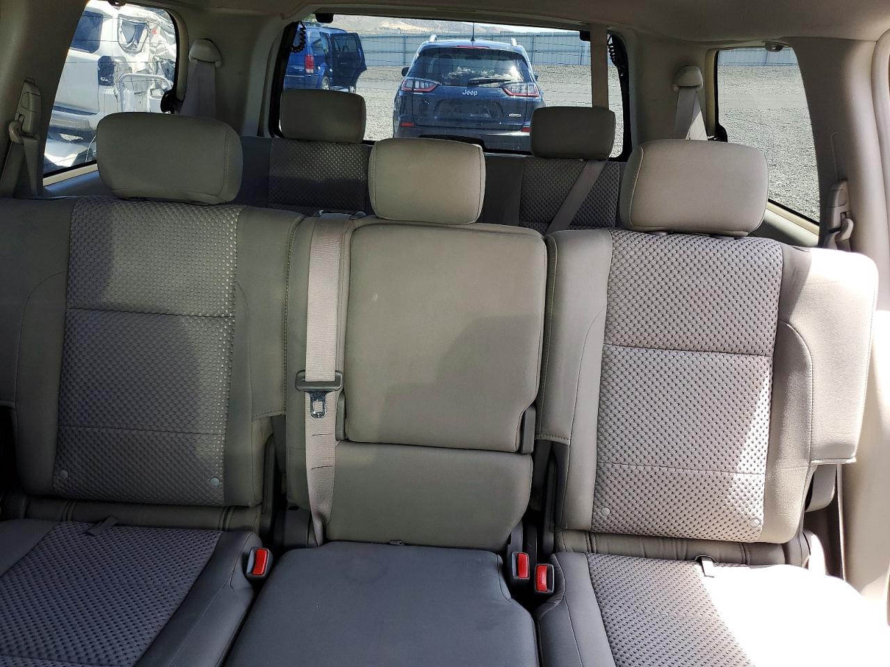 2004 Nissan Armada Se White vin: 5N1AA08B84N735353