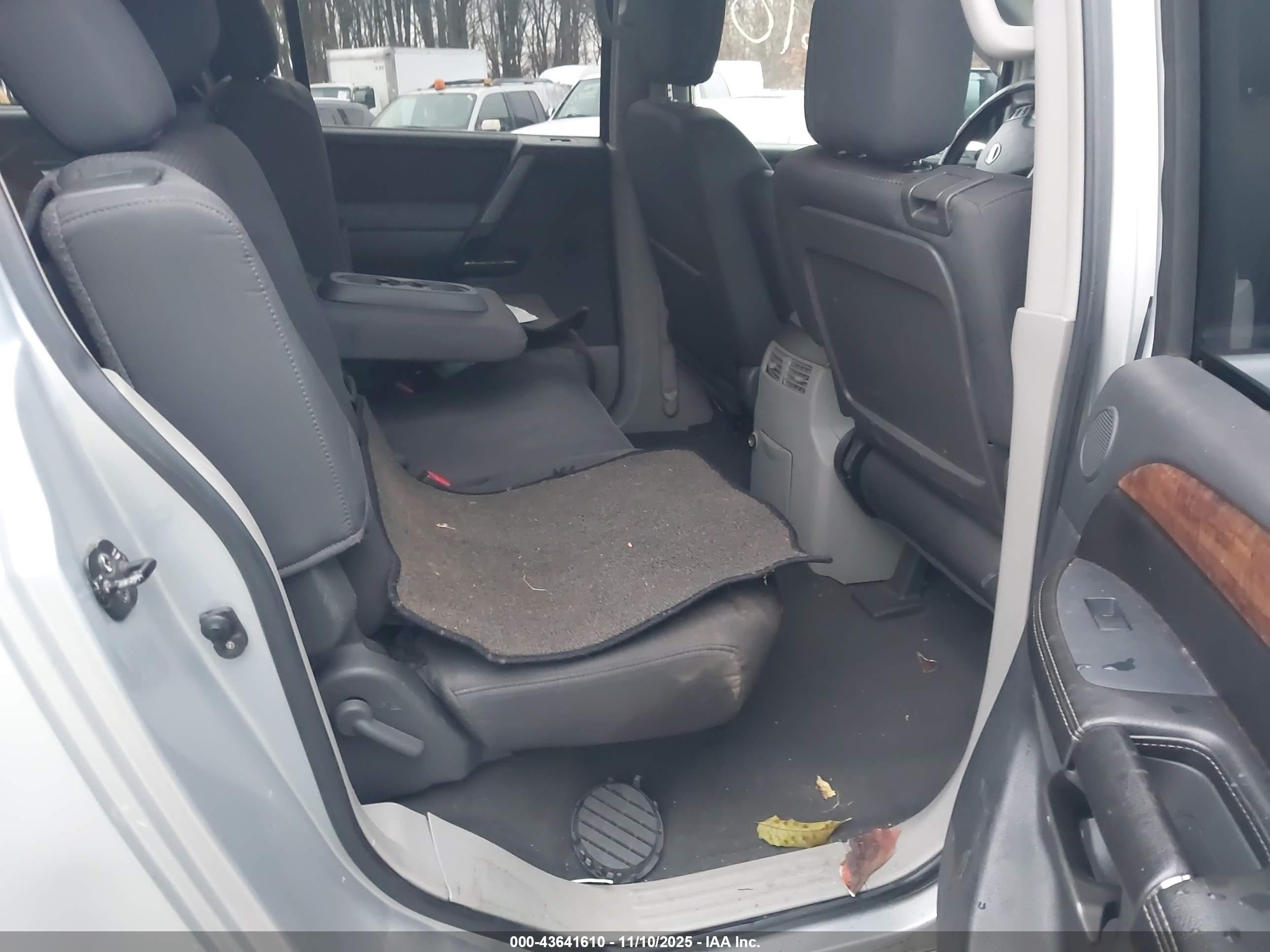 2004 Nissan Pathfinder Armada Se Gray vin: 5N1AA08B94N722045