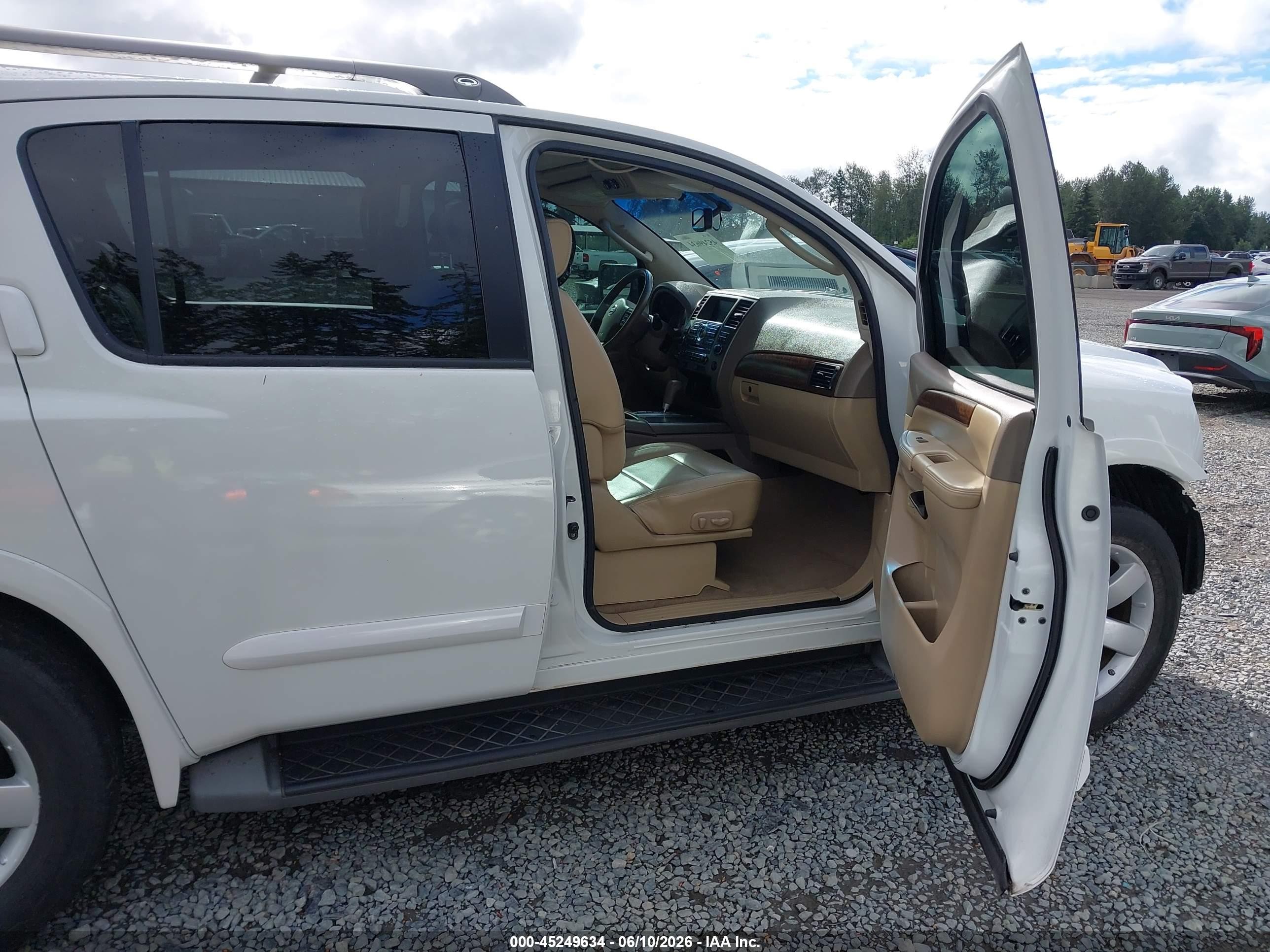 2008 Nissan Armada Le White vin: 5N1AA08C88N601103