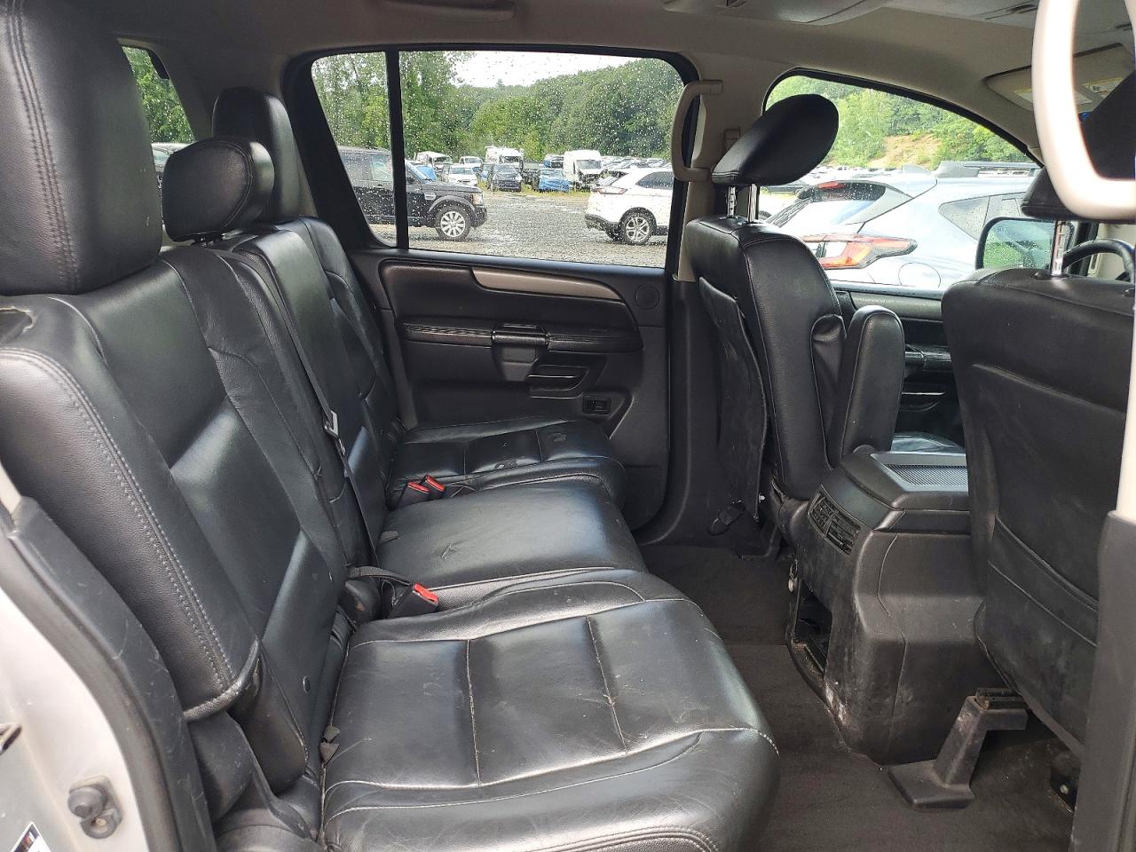 2013 Nissan Armada Sv Silver vin: 5N1AA0NC2DN608126