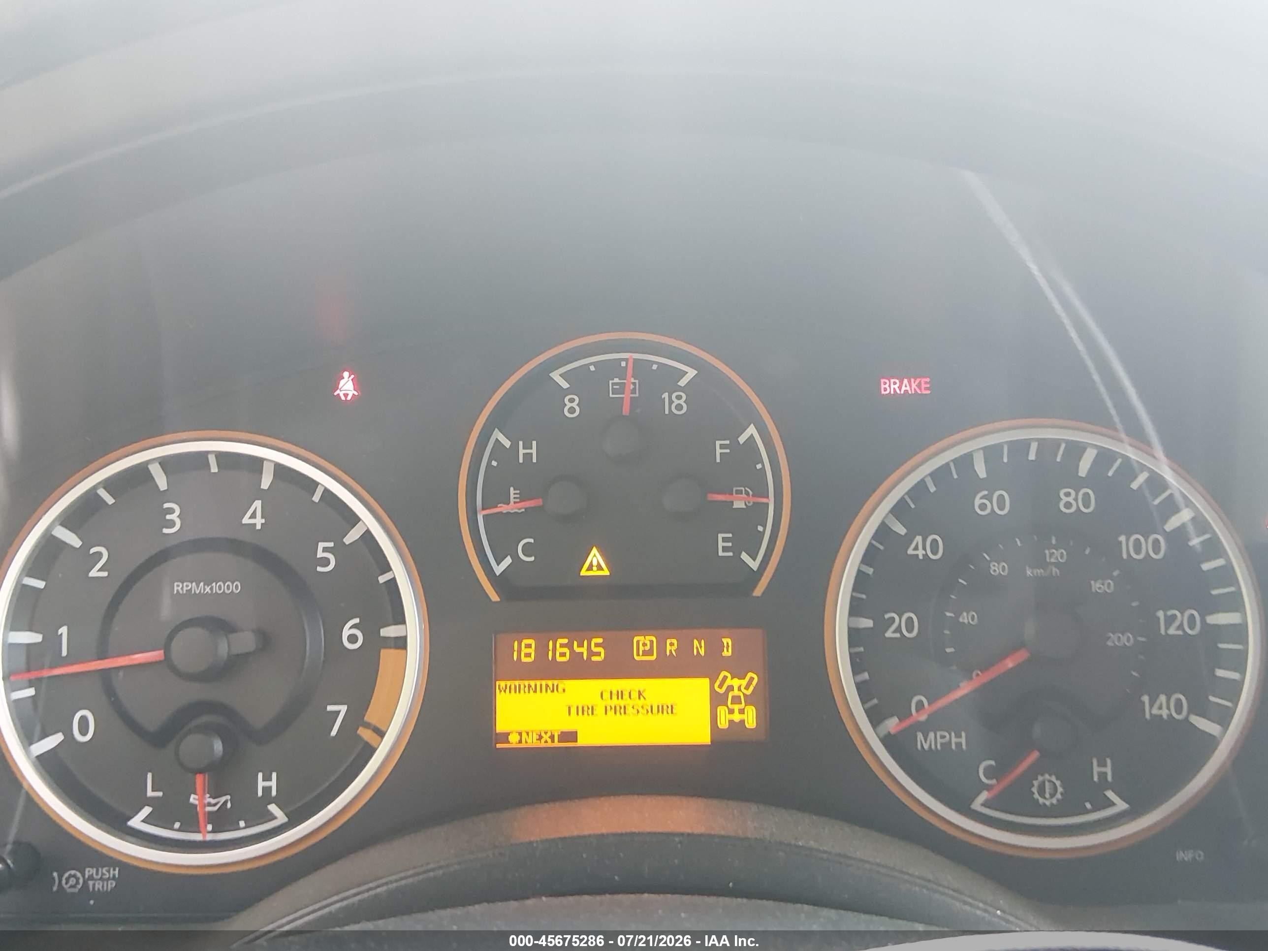 2015 Nissan Armada Platinum/sl/sv Burgundy vin: 5N1AA0NC2FN604838