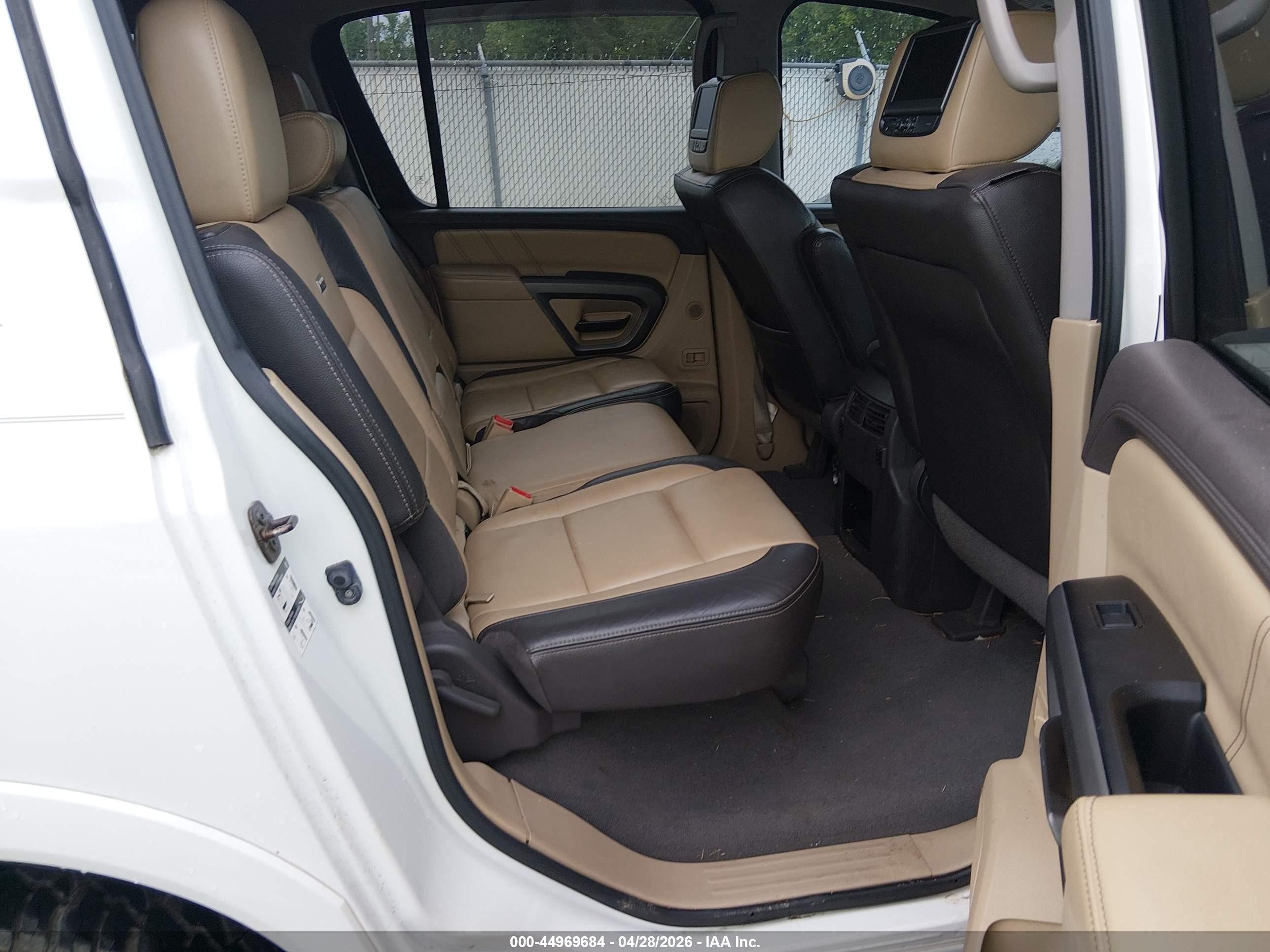 2015 Nissan Armada Platinum Белый vin: 5N1AA0NC2FN617606