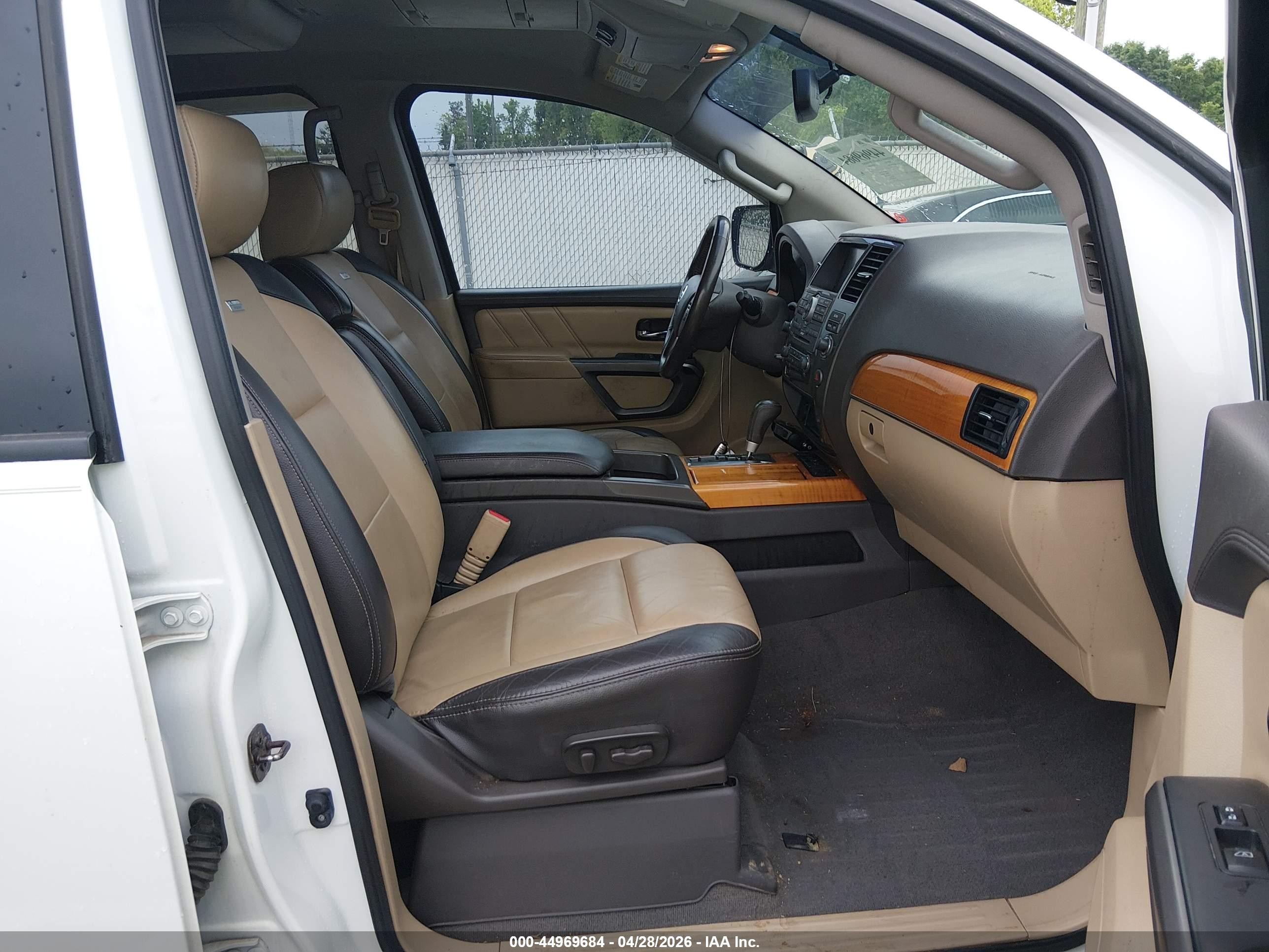 2015 Nissan Armada Platinum Белый vin: 5N1AA0NC2FN617606