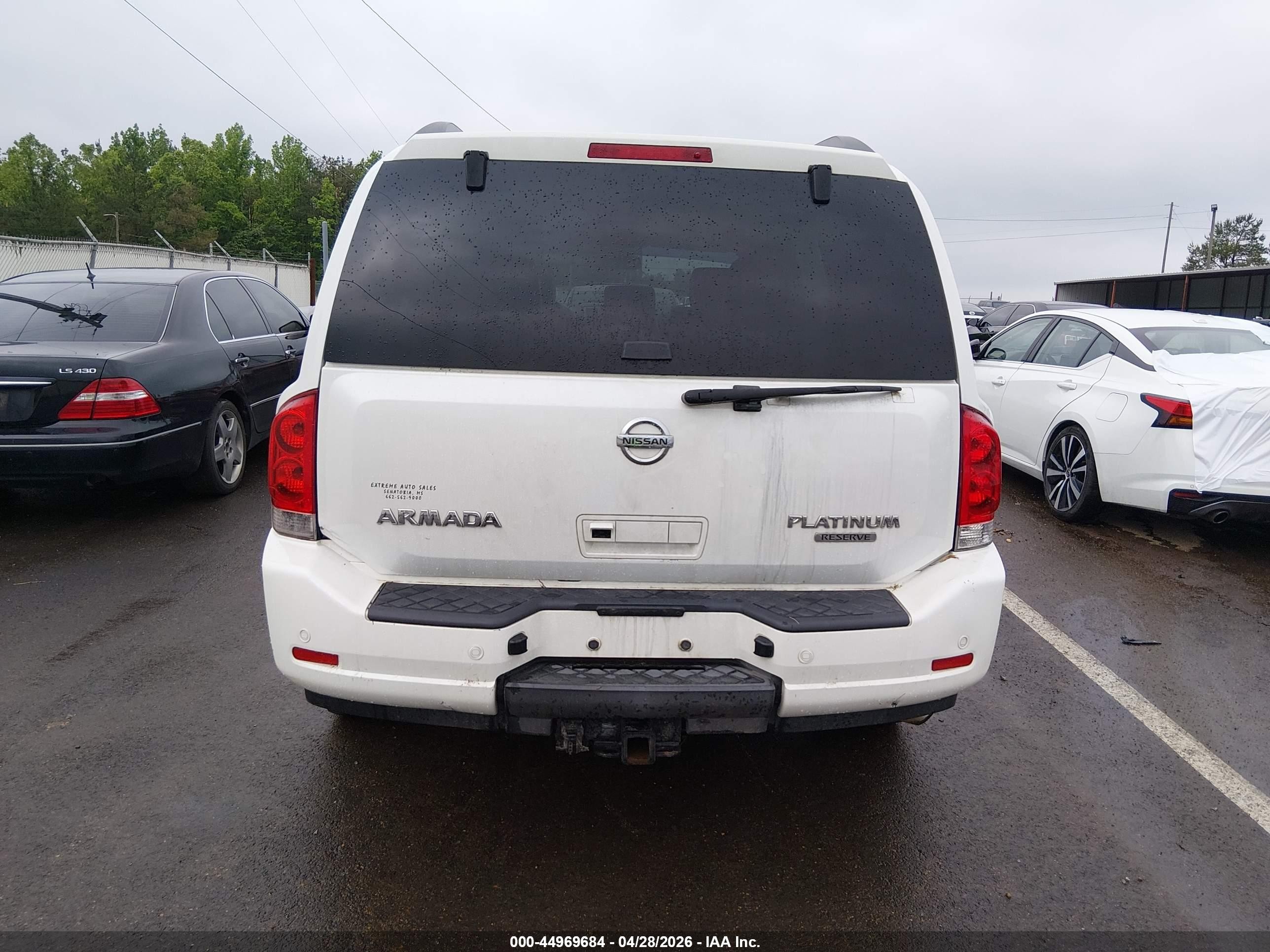 2015 Nissan Armada Platinum Белый vin: 5N1AA0NC2FN617606