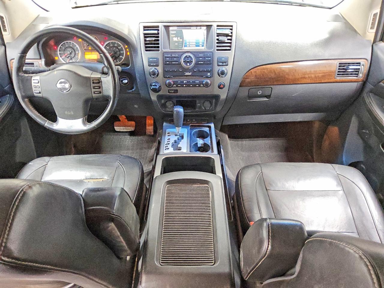 2011 Nissan Armada Sv Черный vin: 5N1AA0NC4BN603801