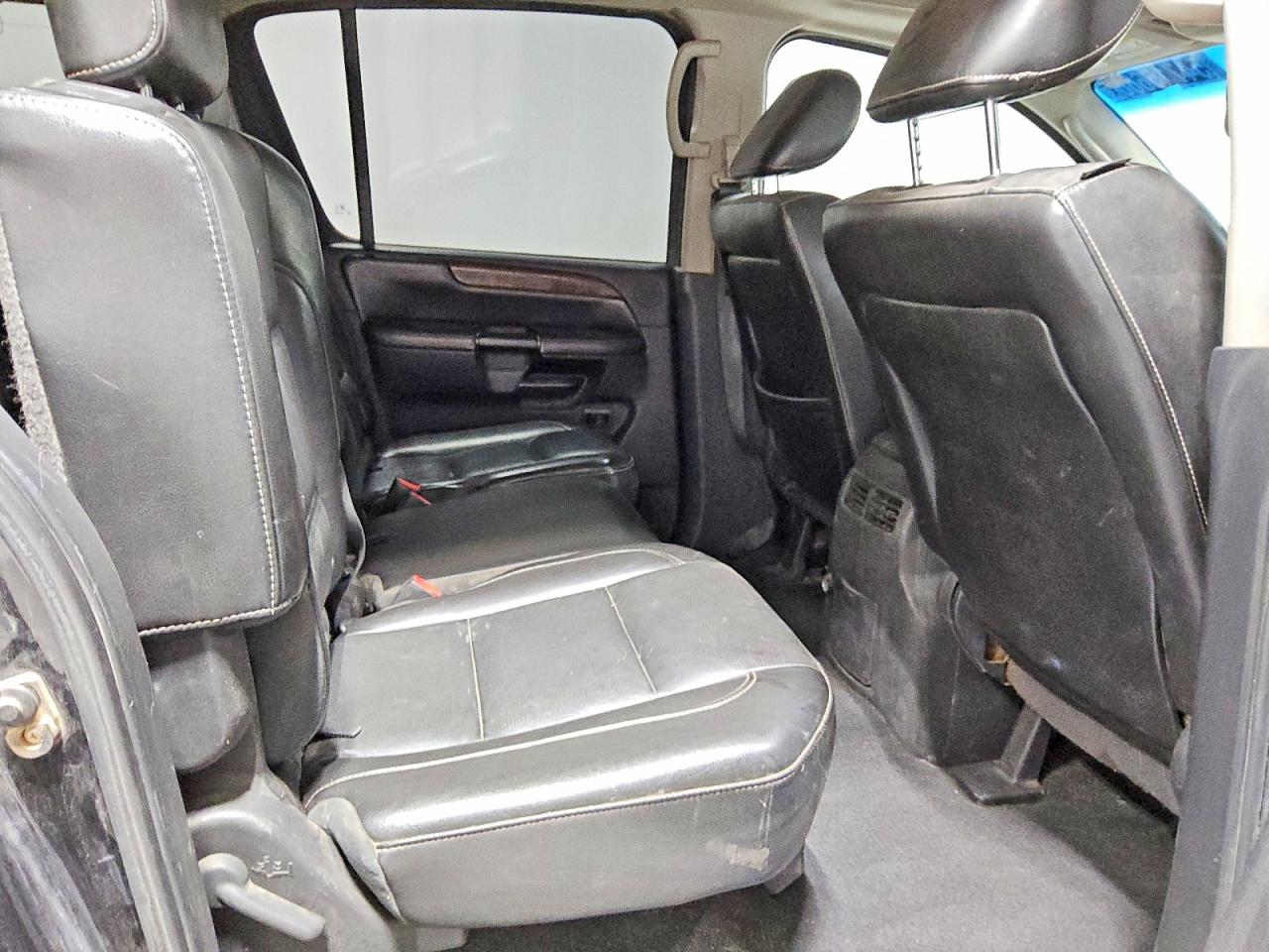 2011 Nissan Armada Sv Черный vin: 5N1AA0NC4BN603801