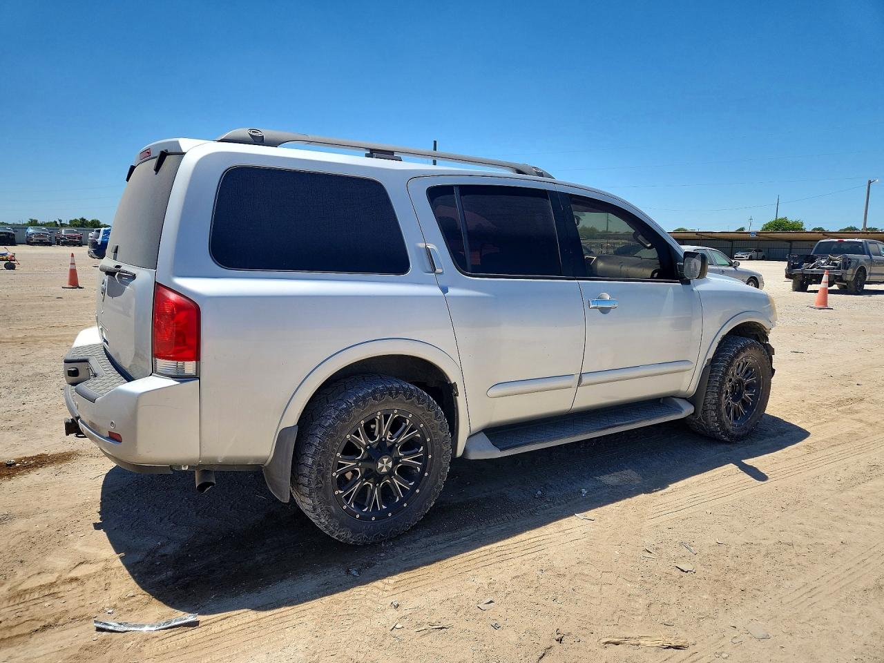 2013 Nissan Armada Sv Silver vin: 5N1AA0NC5DN610601