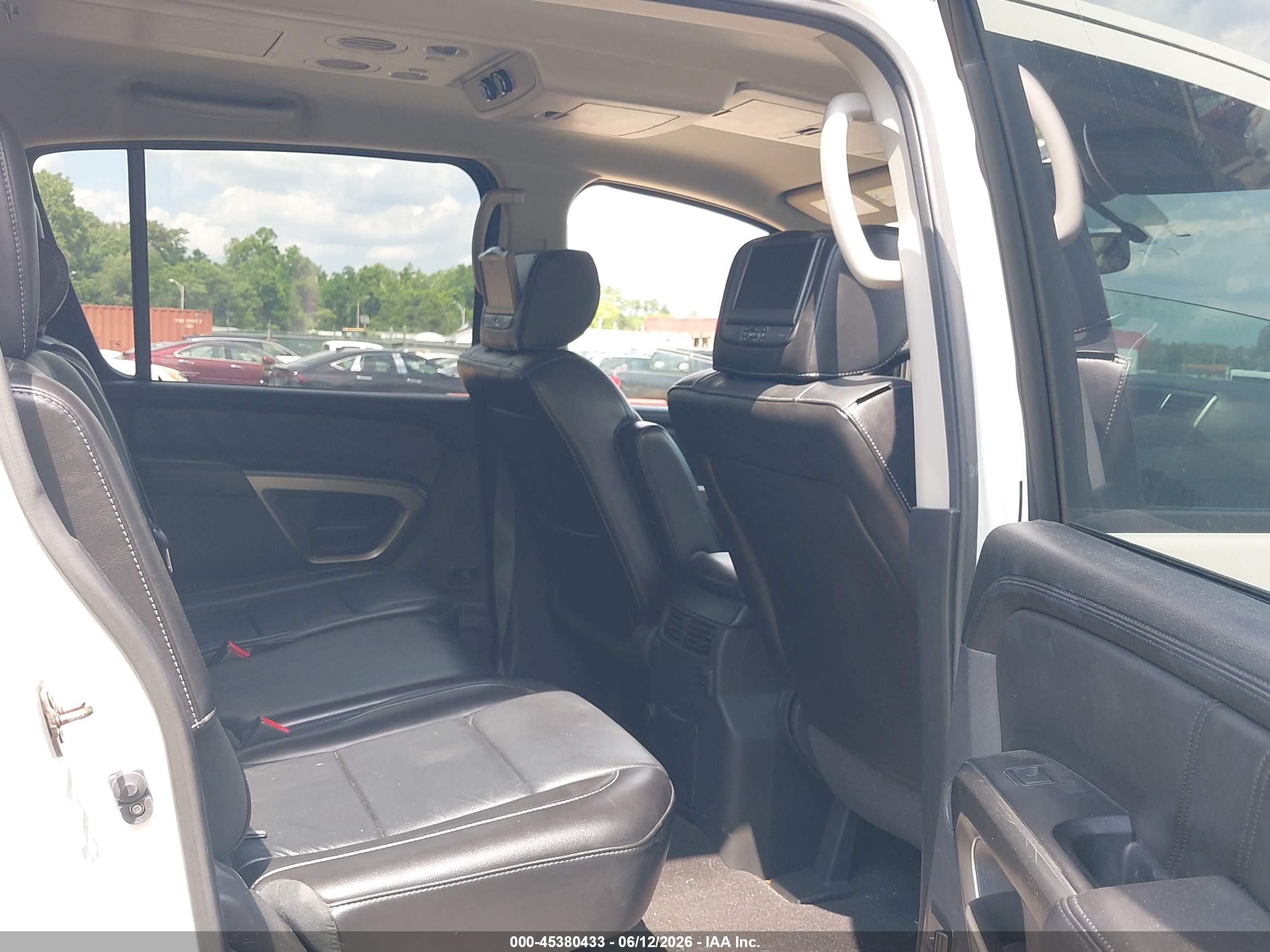 2015 Nissan Armada Platinum White vin: 5N1AA0NC5FN622346