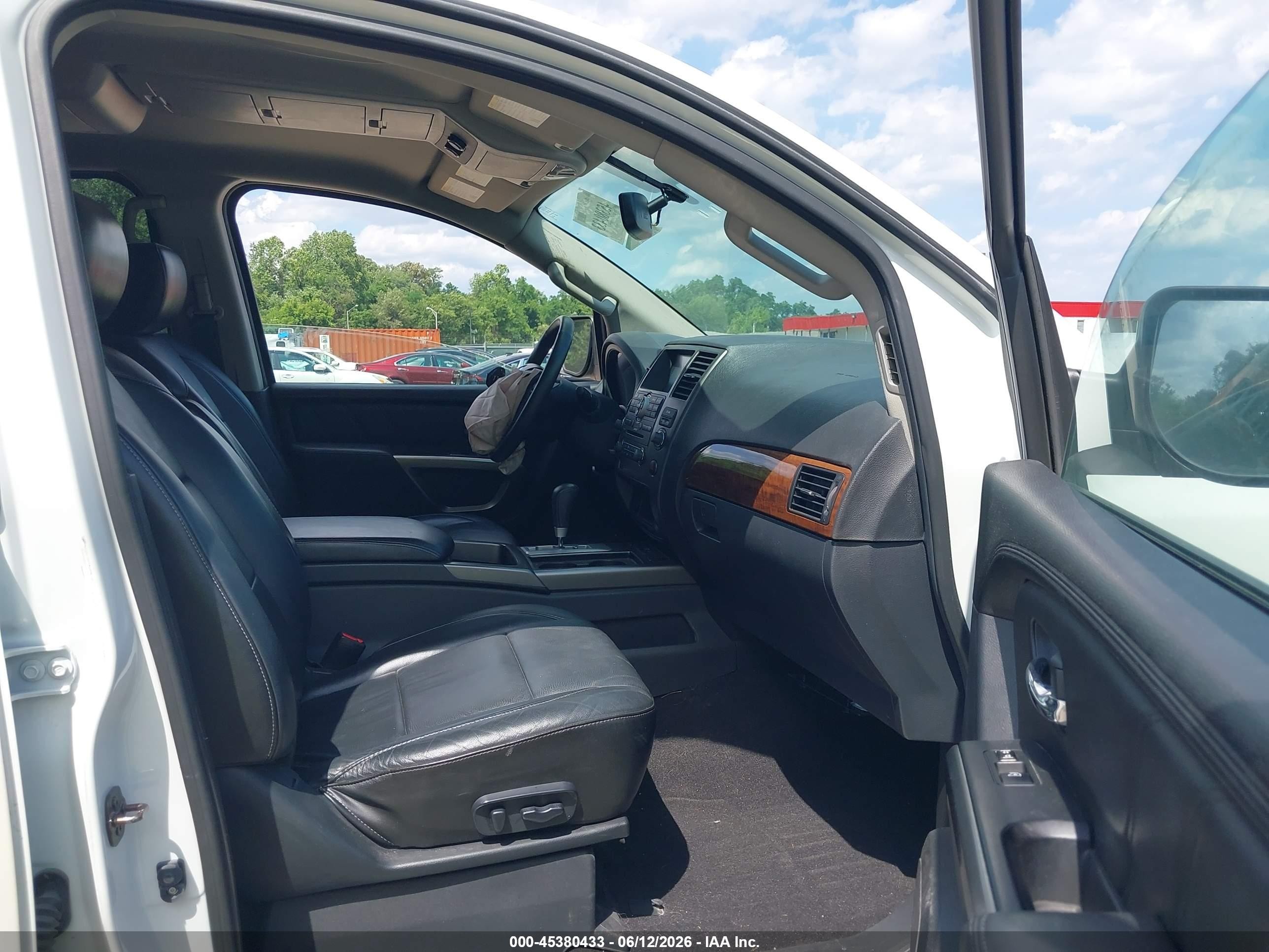 2015 Nissan Armada Platinum White vin: 5N1AA0NC5FN622346