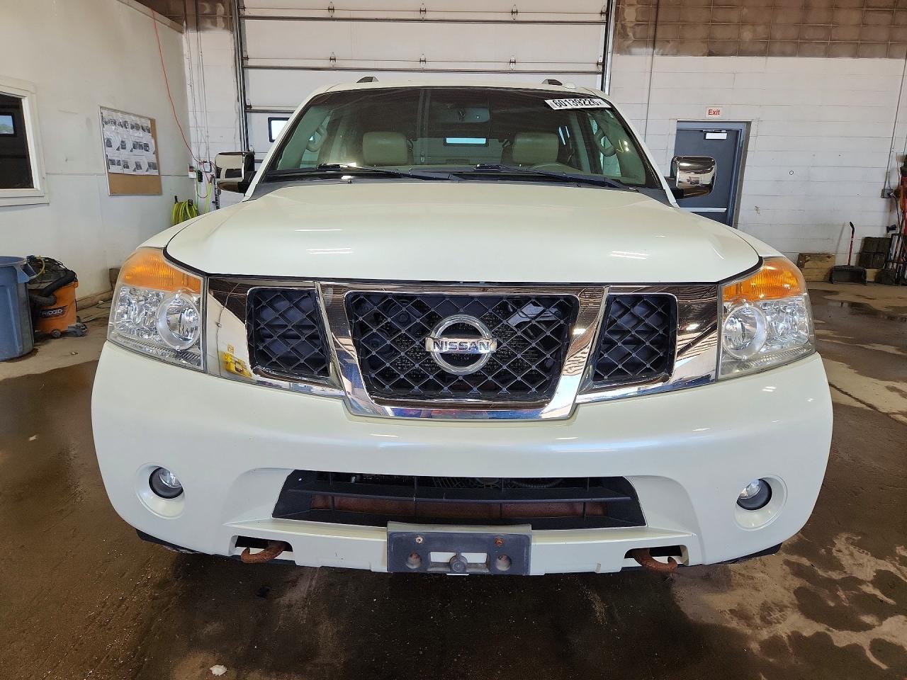 2013 Nissan Armada Sv White vin: 5N1AA0NC6DN607111