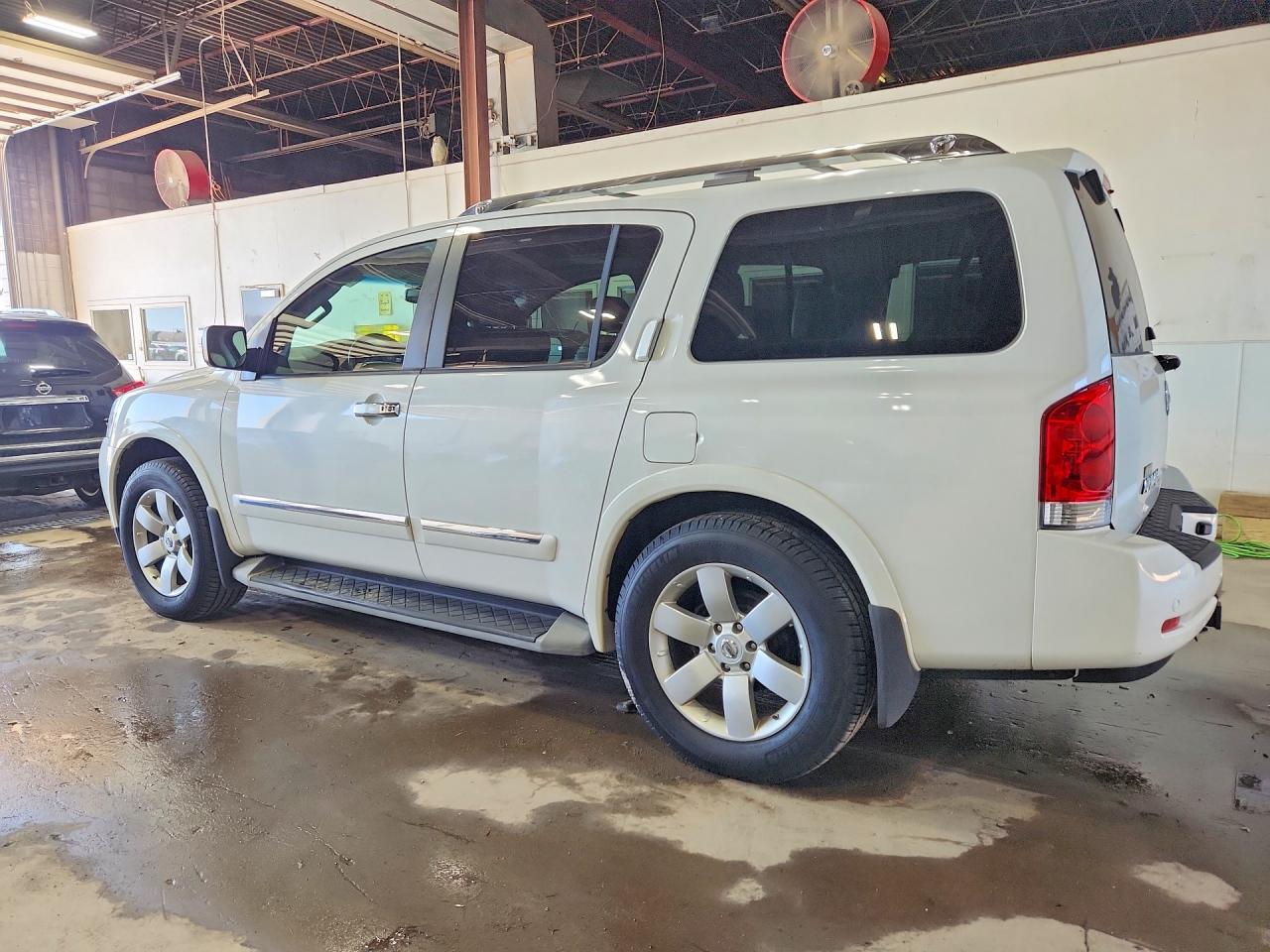 2013 Nissan Armada Sv White vin: 5N1AA0NC6DN607111