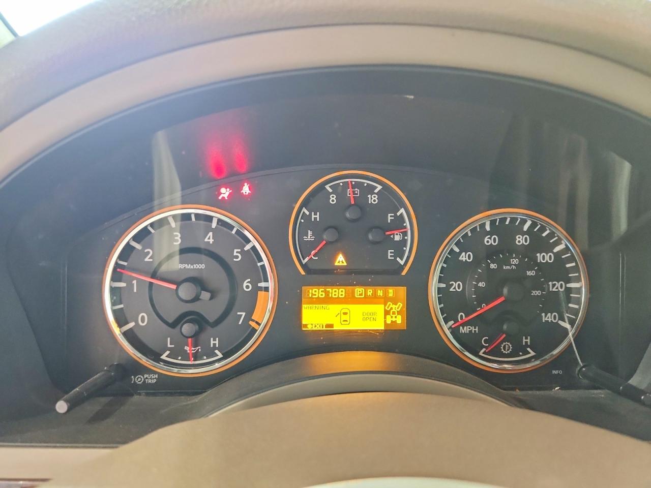 2013 Nissan Armada Sv White vin: 5N1AA0NC6DN607111