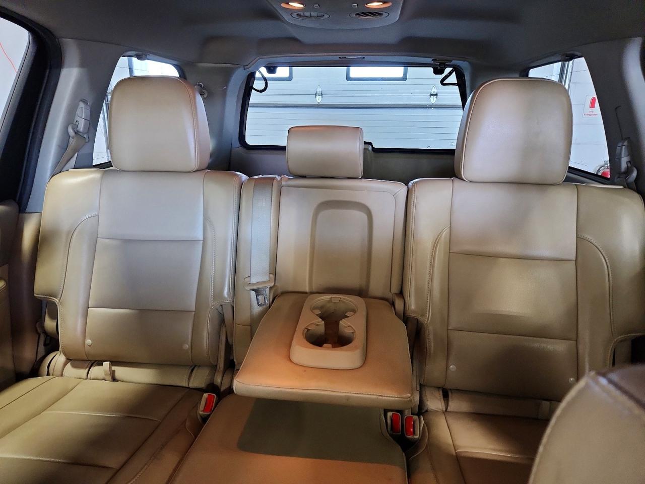 2013 Nissan Armada Sv White vin: 5N1AA0NC6DN607111