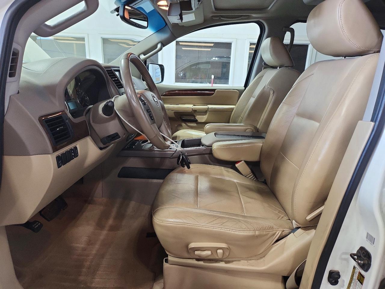 2013 Nissan Armada Sv White vin: 5N1AA0NC6DN607111