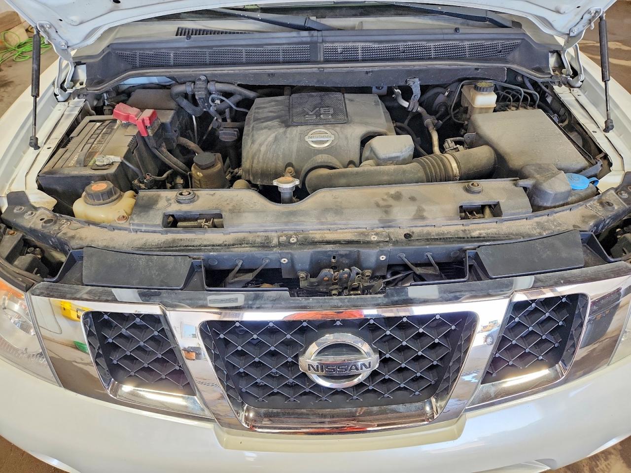 2013 Nissan Armada Sv White vin: 5N1AA0NC6DN607111