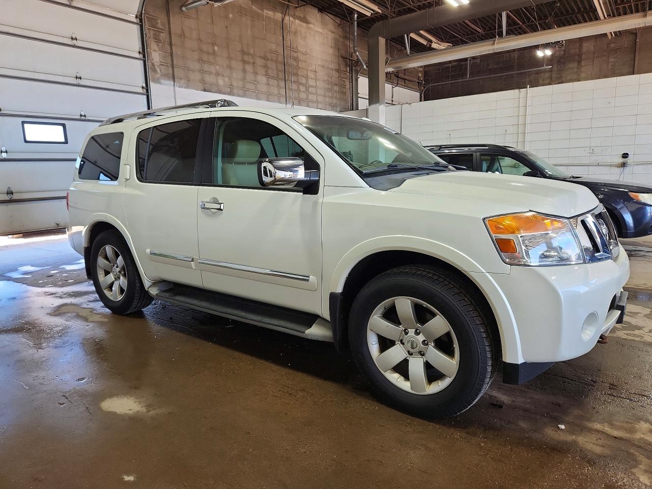 2013 Nissan Armada Sv White vin: 5N1AA0NC6DN607111