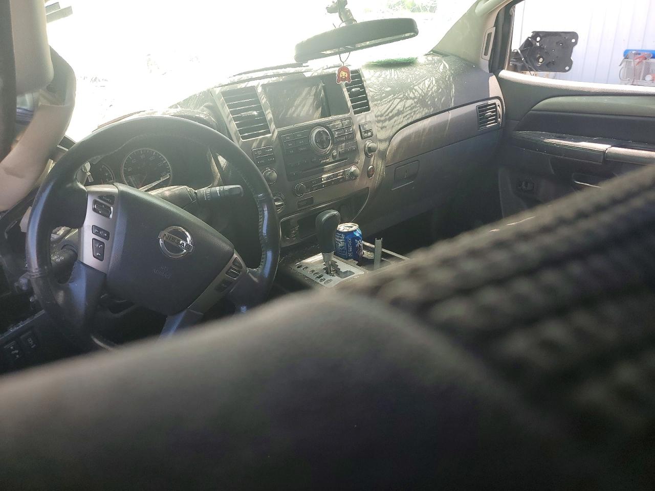 2013 Nissan Armada Sv Silver vin: 5N1AA0NC6DN608369