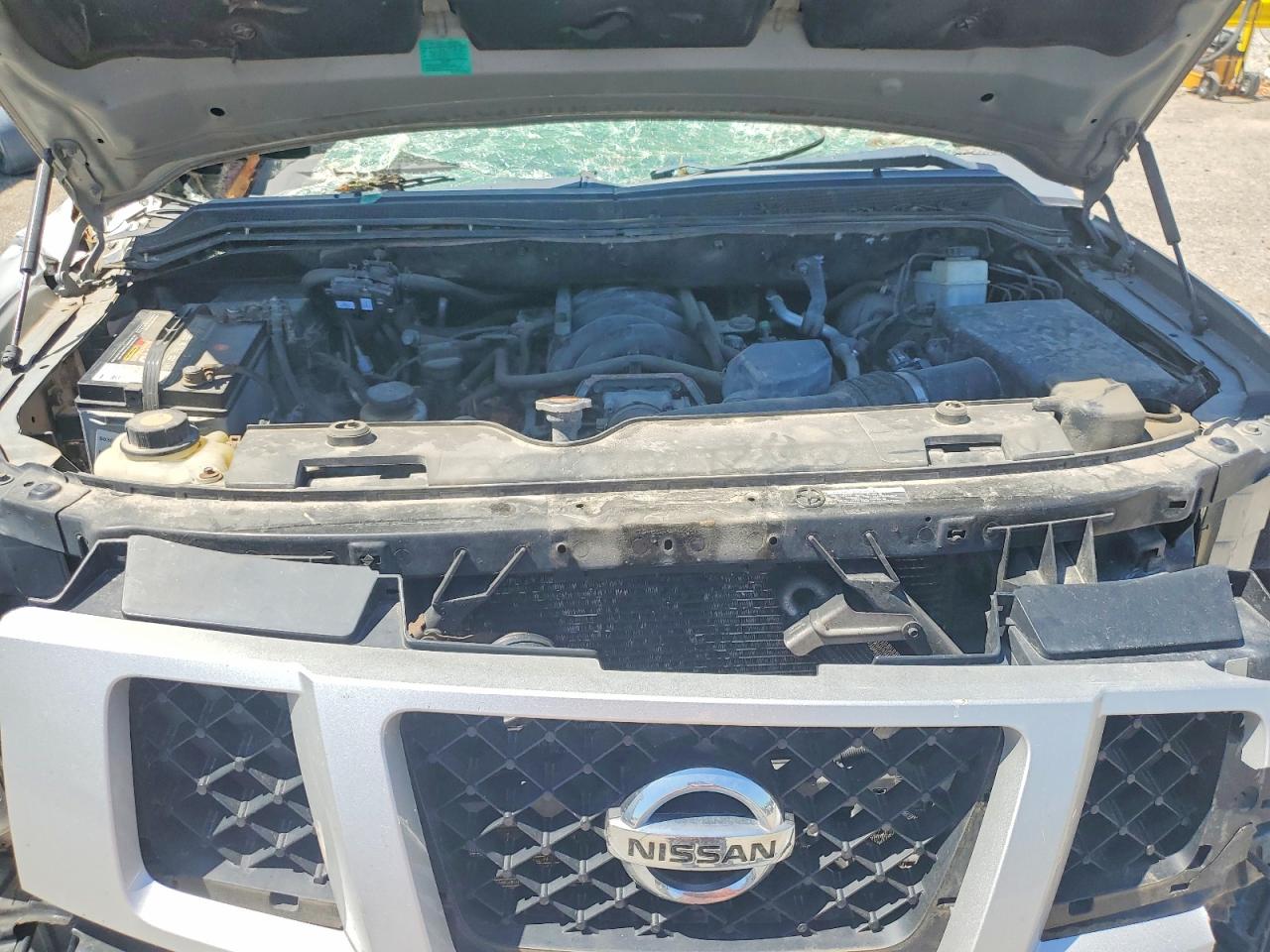 2013 Nissan Armada Sv Silver vin: 5N1AA0NC6DN608369