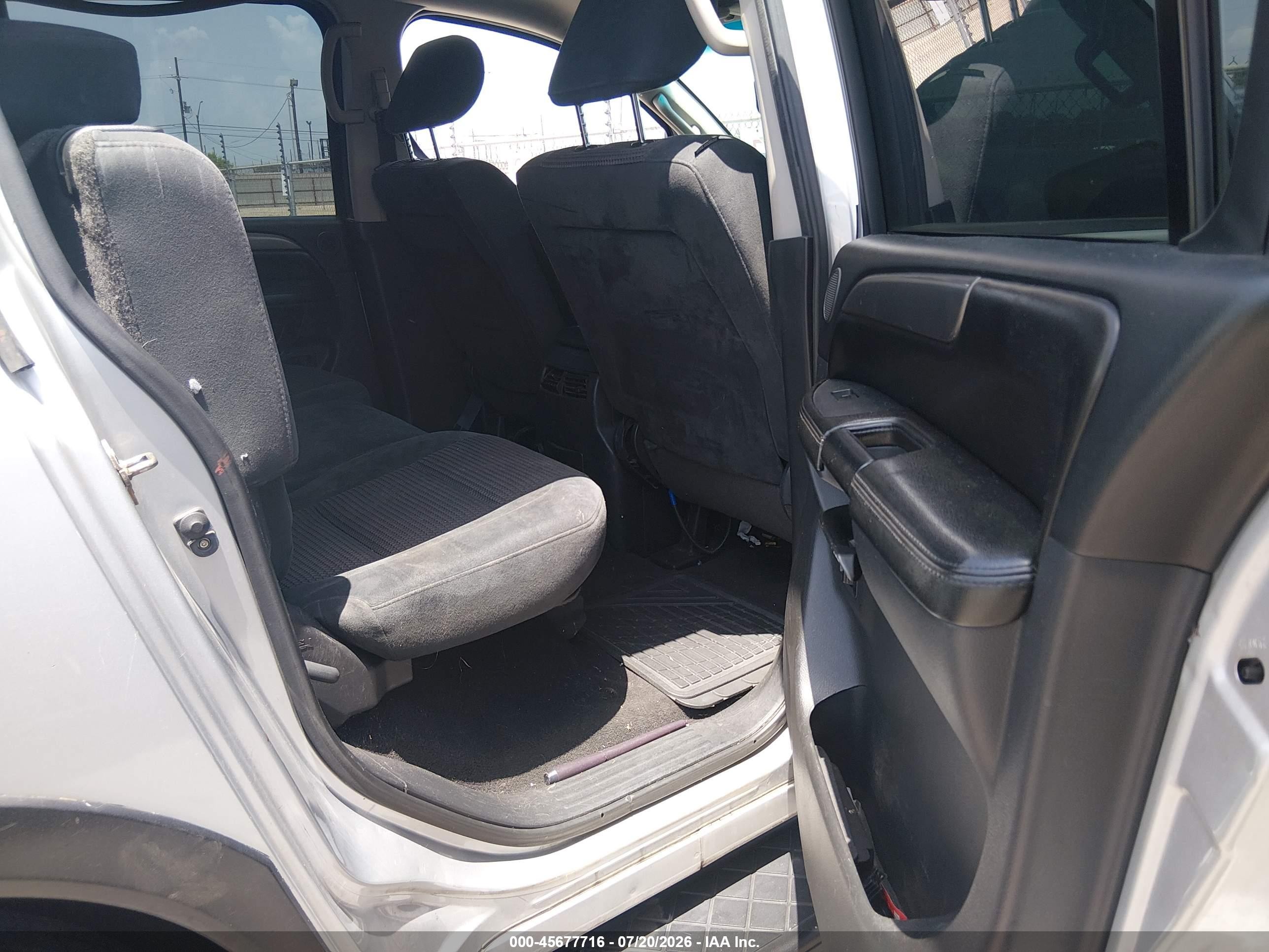 2013 Nissan Armada Sv Silver vin: 5N1AA0NC7DN608266