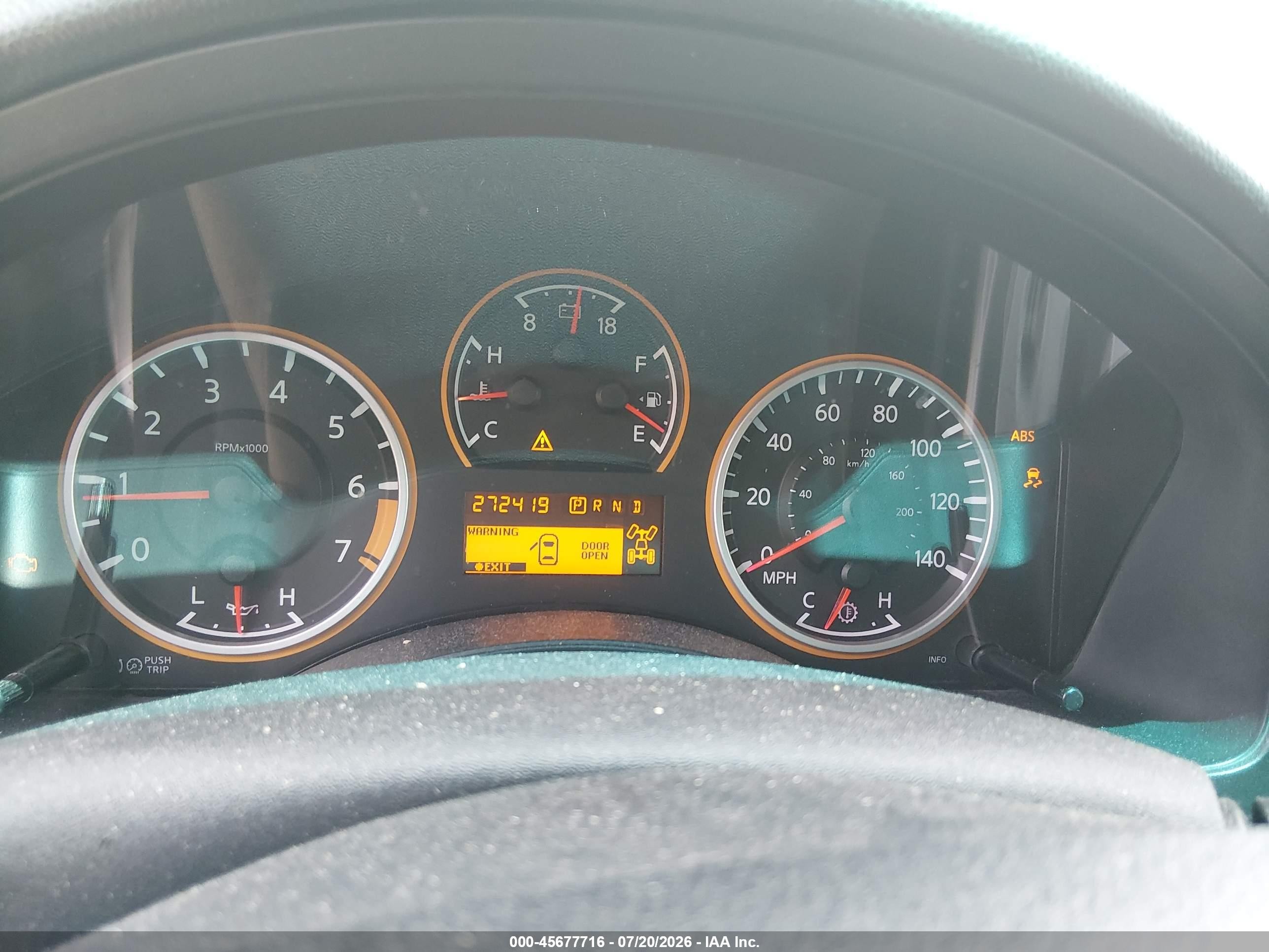 2013 Nissan Armada Sv Silver vin: 5N1AA0NC7DN608266