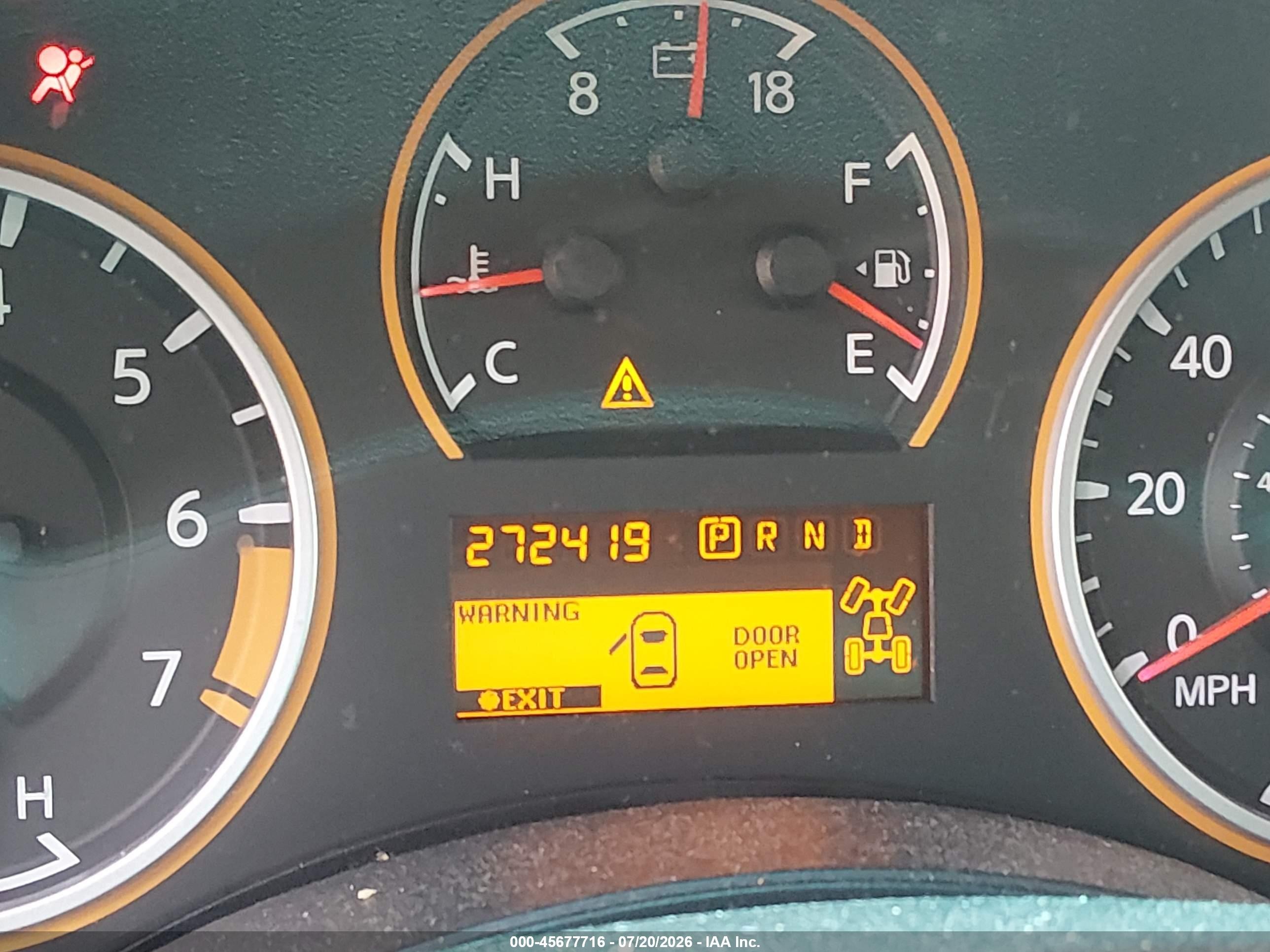2013 Nissan Armada Sv Silver vin: 5N1AA0NC7DN608266