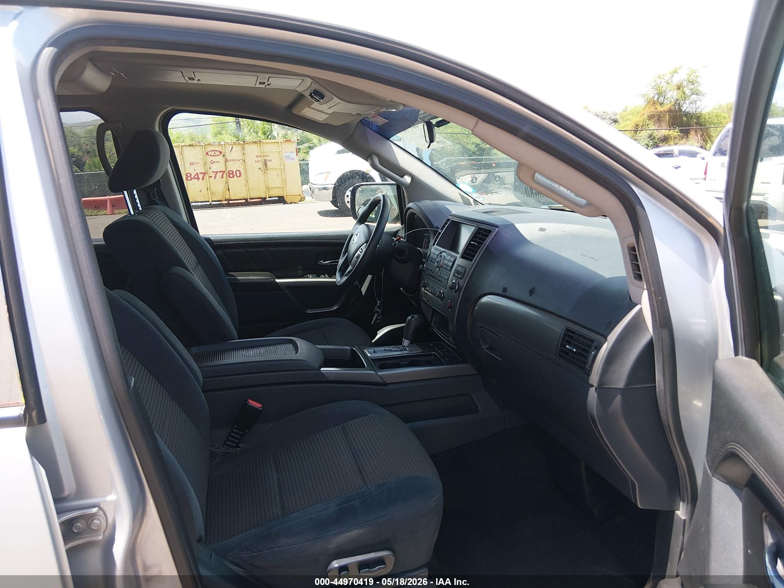 2015 Nissan Armada Sv Серебряный vin: 5N1AA0ND0FN616625