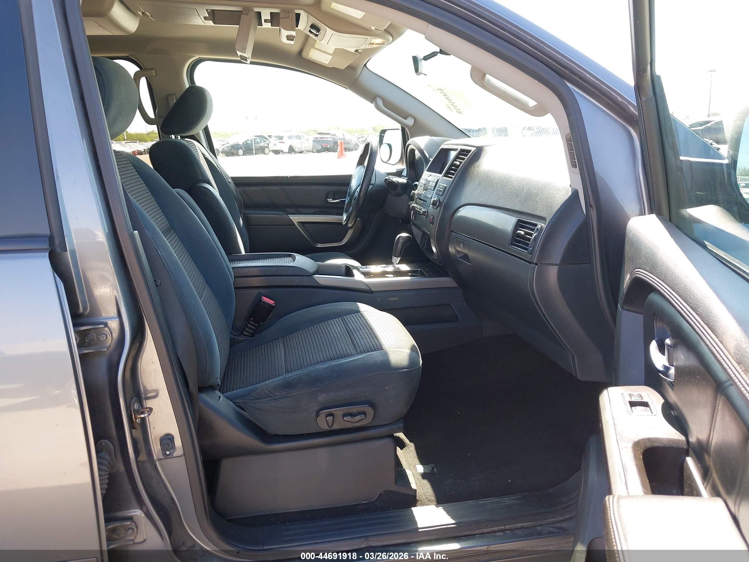 2015 Nissan Armada Sv Серый vin: 5N1AA0ND1FN623292