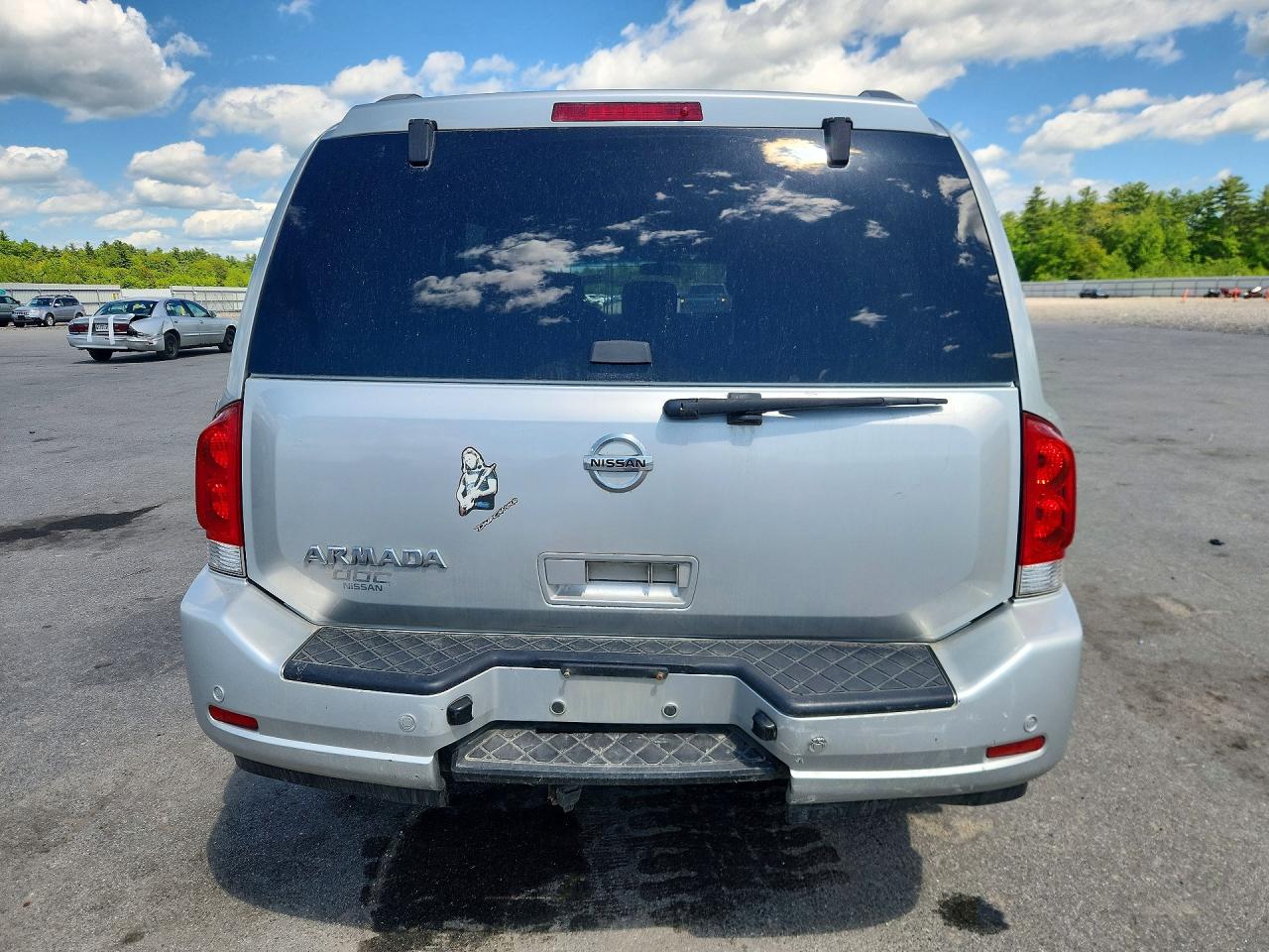 2015 Nissan Armada Sv Silver vin: 5N1AA0ND5FN609962