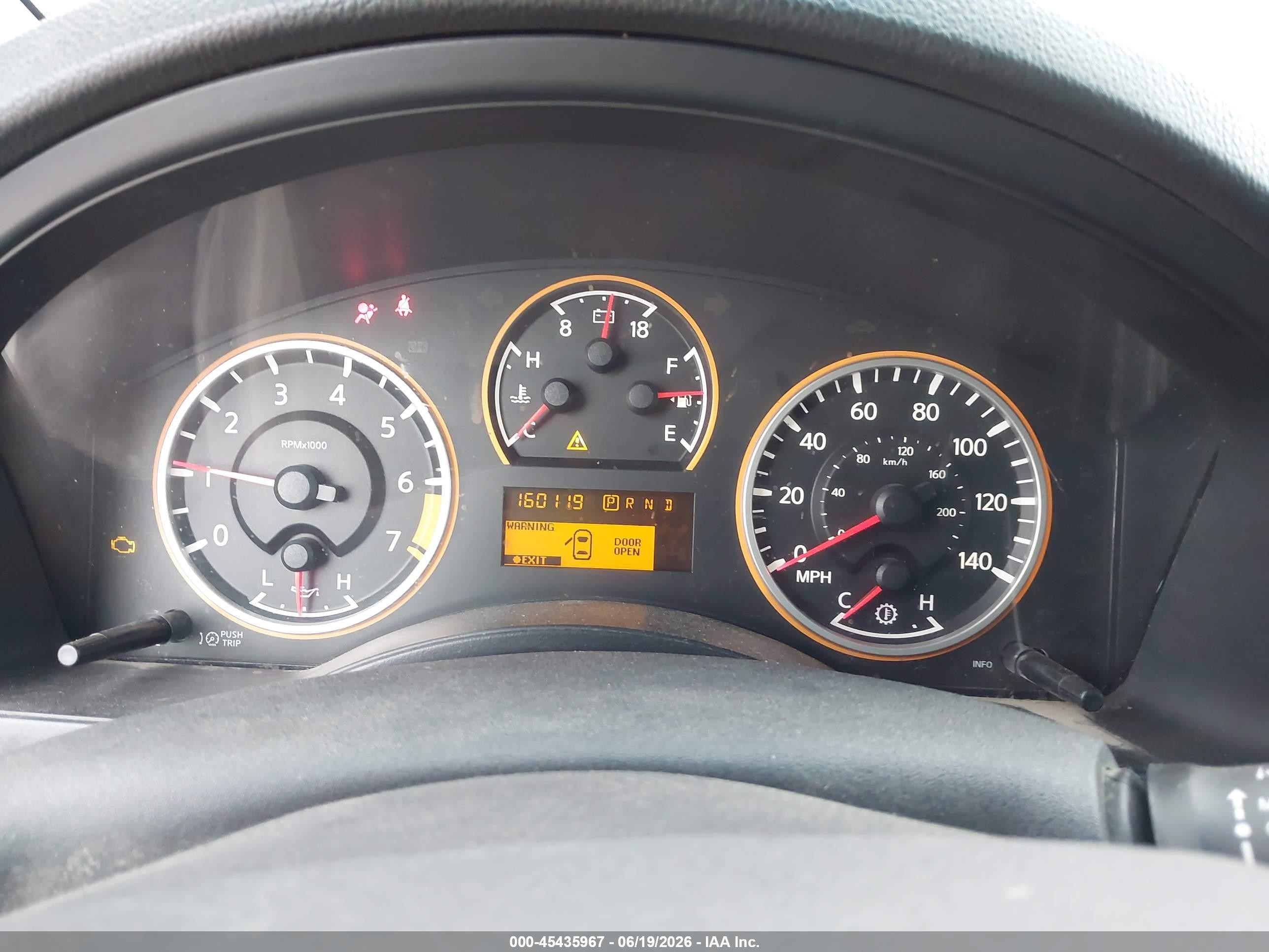 2015 Nissan Armada Sv White vin: 5N1AA0ND6FN604477