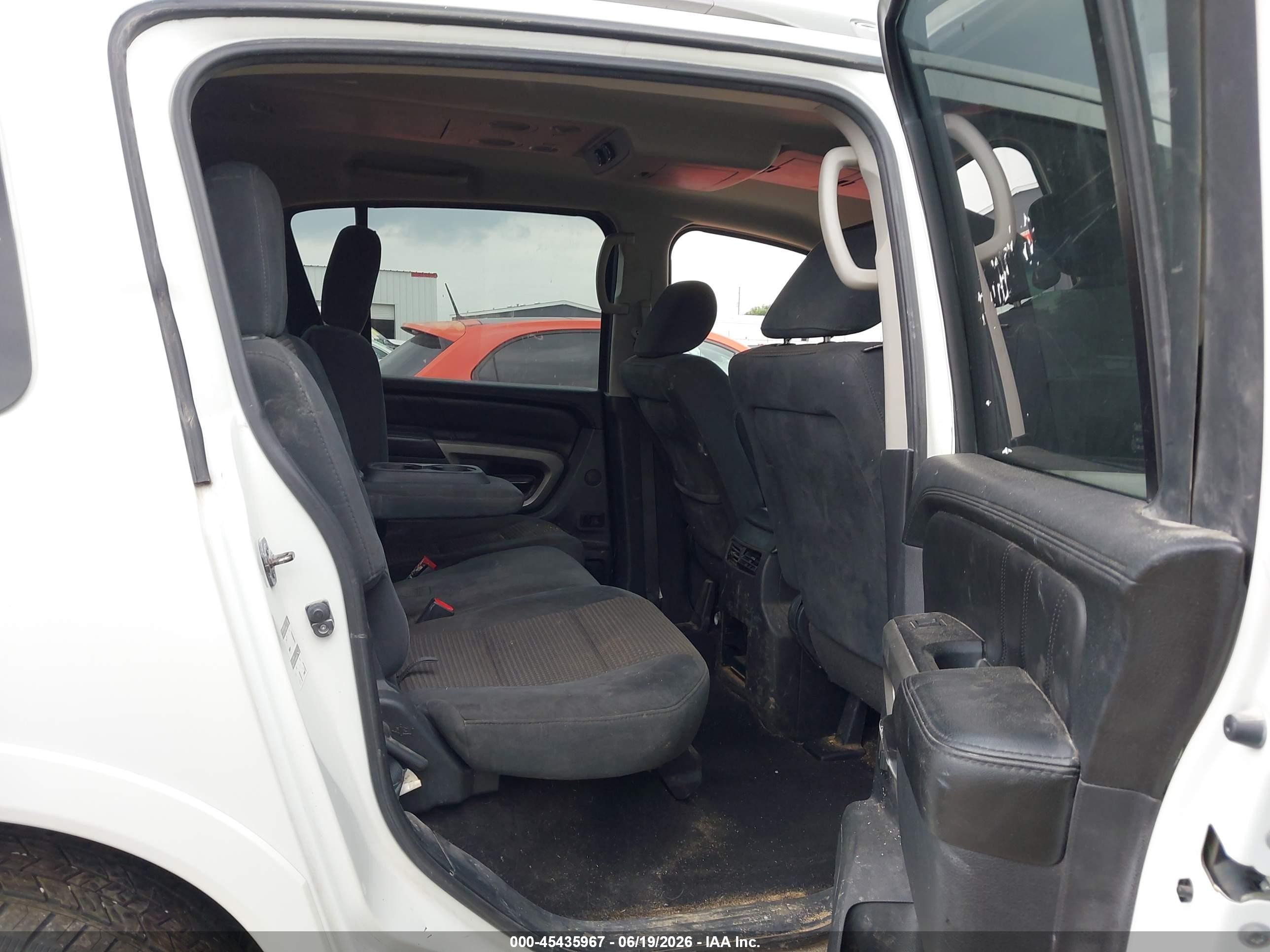 2015 Nissan Armada Sv White vin: 5N1AA0ND6FN604477