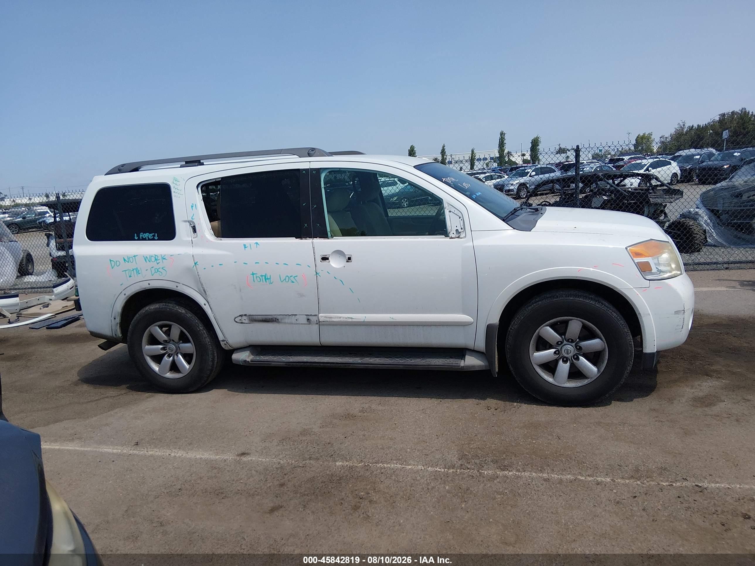 2013 Nissan Armada Sv White vin: 5N1AA0ND7DN602184