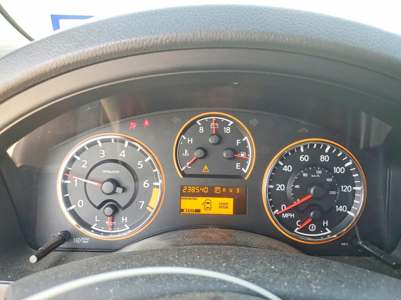 2010 Nissan Armada Se White vin: 5N1AA0ND9AN602277