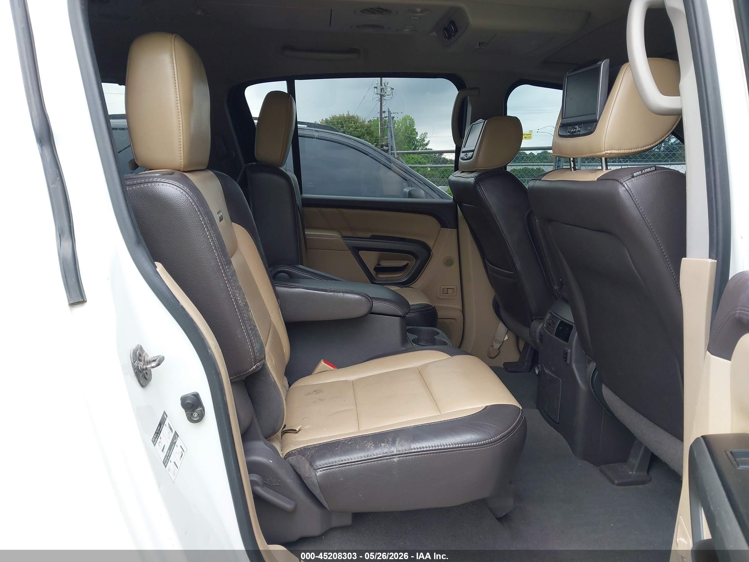 2015 Nissan Armada Platinum/sl/sv White vin: 5N1AA0NE7FN608742