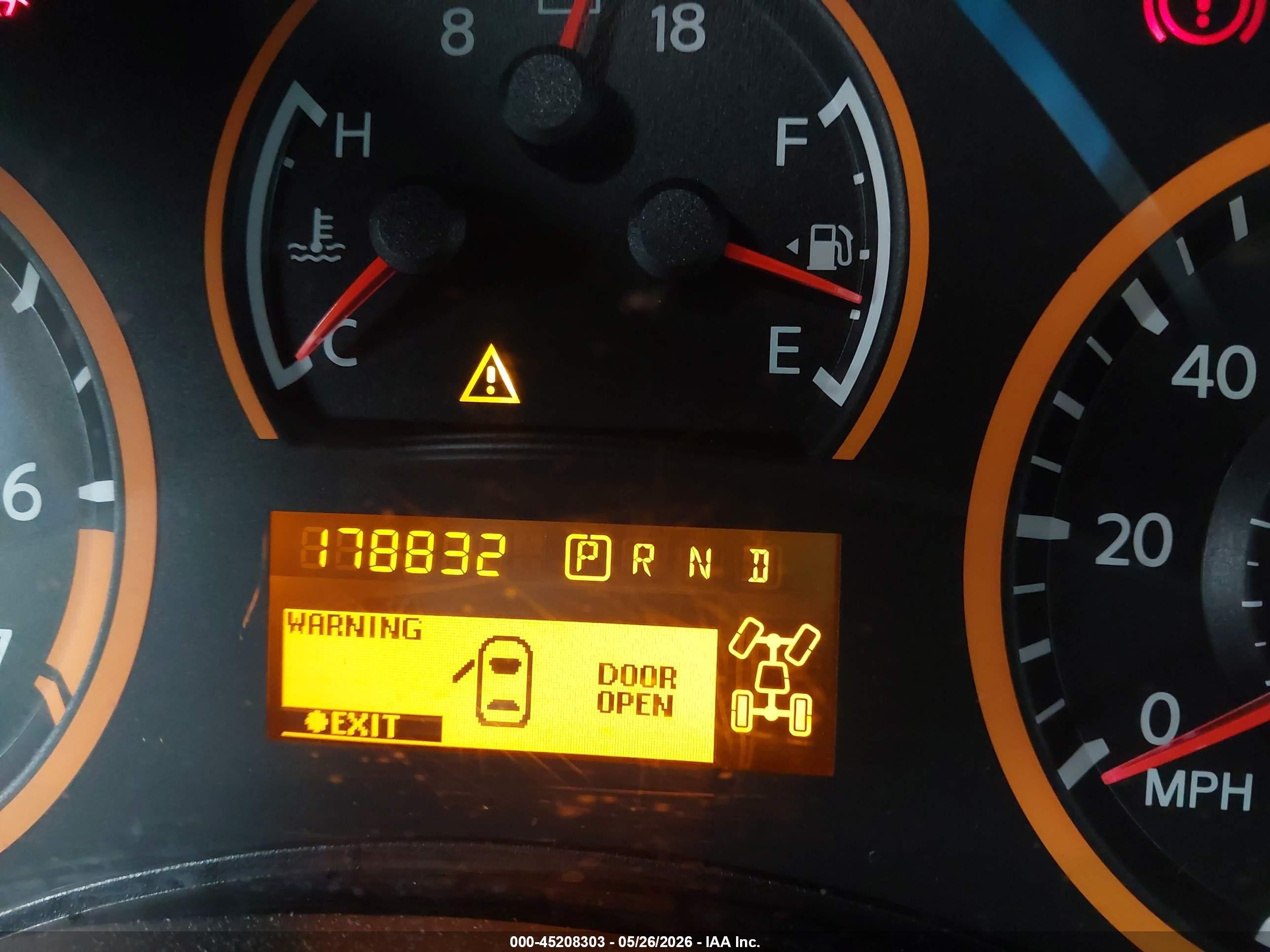 2015 Nissan Armada Platinum/sl/sv White vin: 5N1AA0NE7FN608742