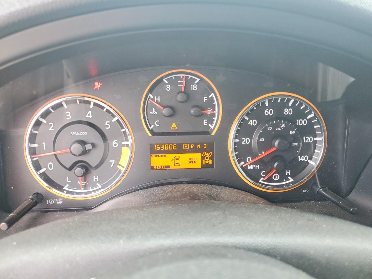 2011 Nissan Armada Platinum Silver vin: 5N1AA0NE8BN613152