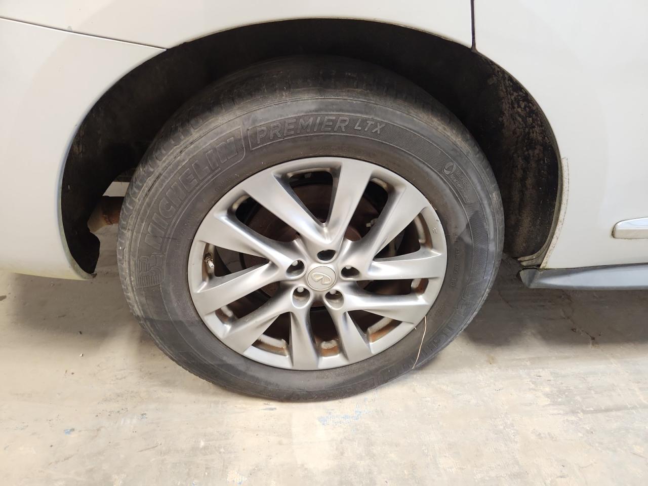 2015 Infiniti Qx60 Base Silver vin: 5N1AL0MM0FC531906 Damage: Right Rear Wheel, Chipped, 2