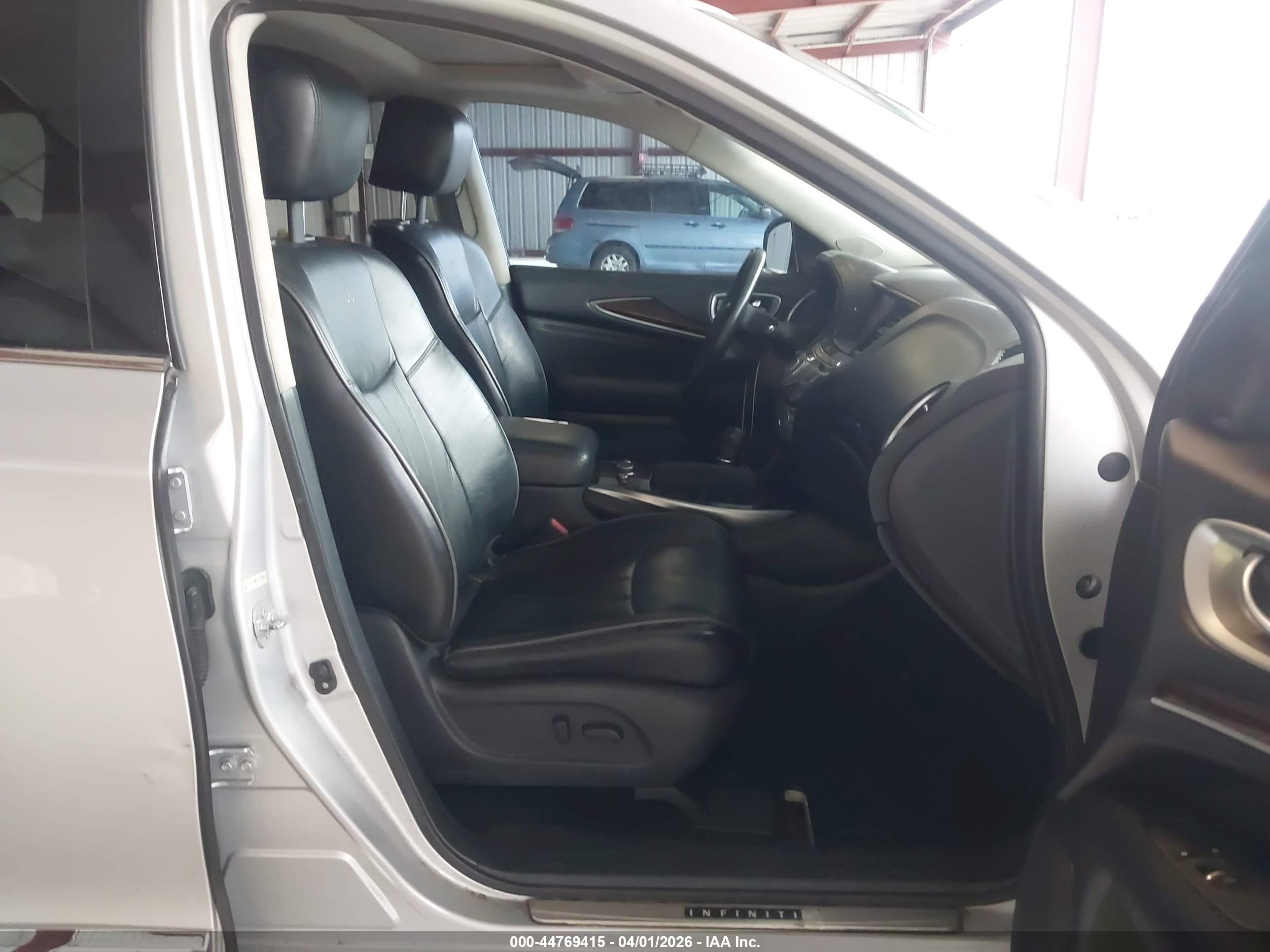 2013 Infiniti Jx35   Серебряный vin: 5N1AL0MM1DC307069