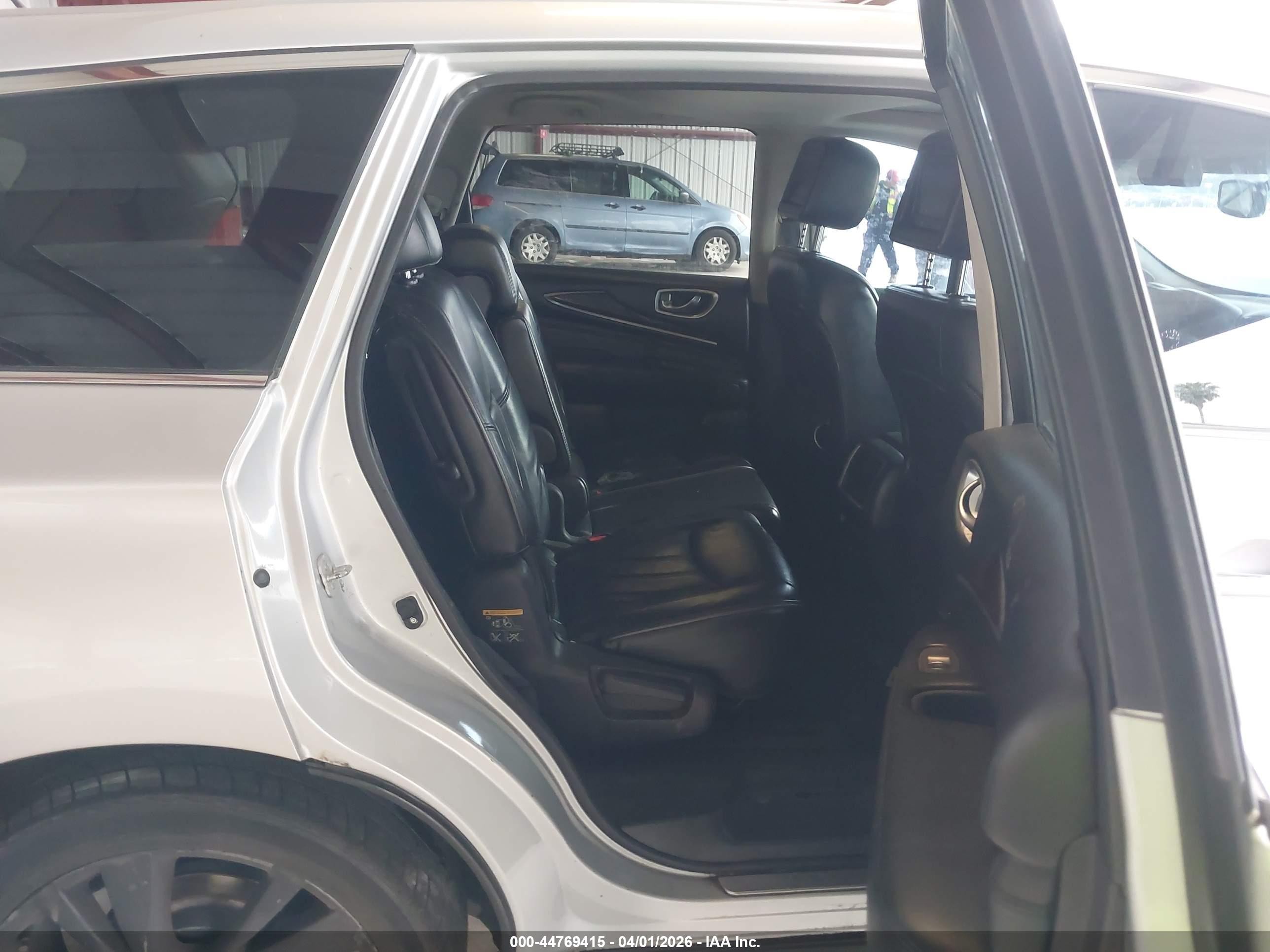 2013 Infiniti Jx35   Серебряный vin: 5N1AL0MM1DC307069