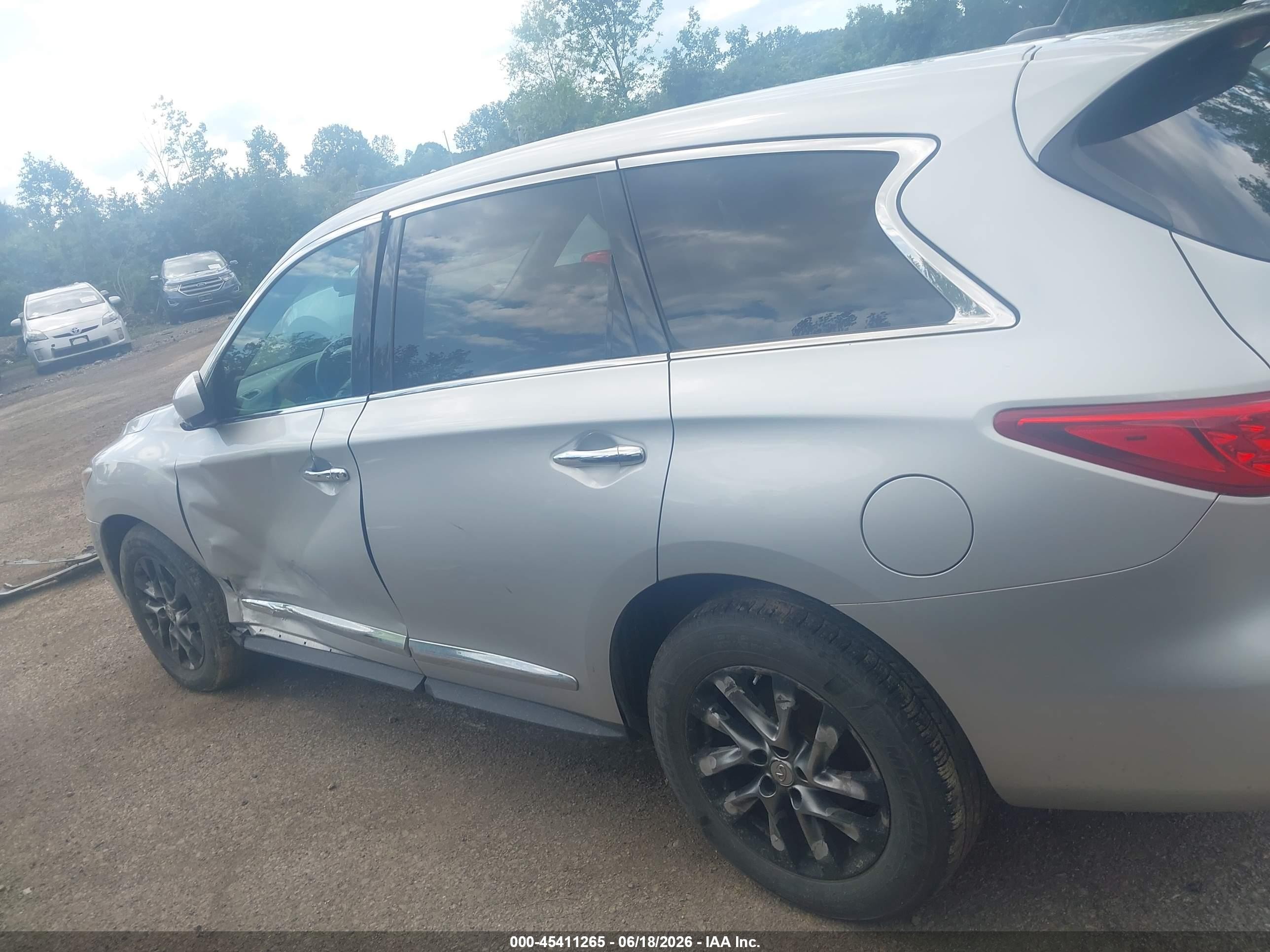 2013 Infiniti Jx35   Silver vin: 5N1AL0MM2DC324043
