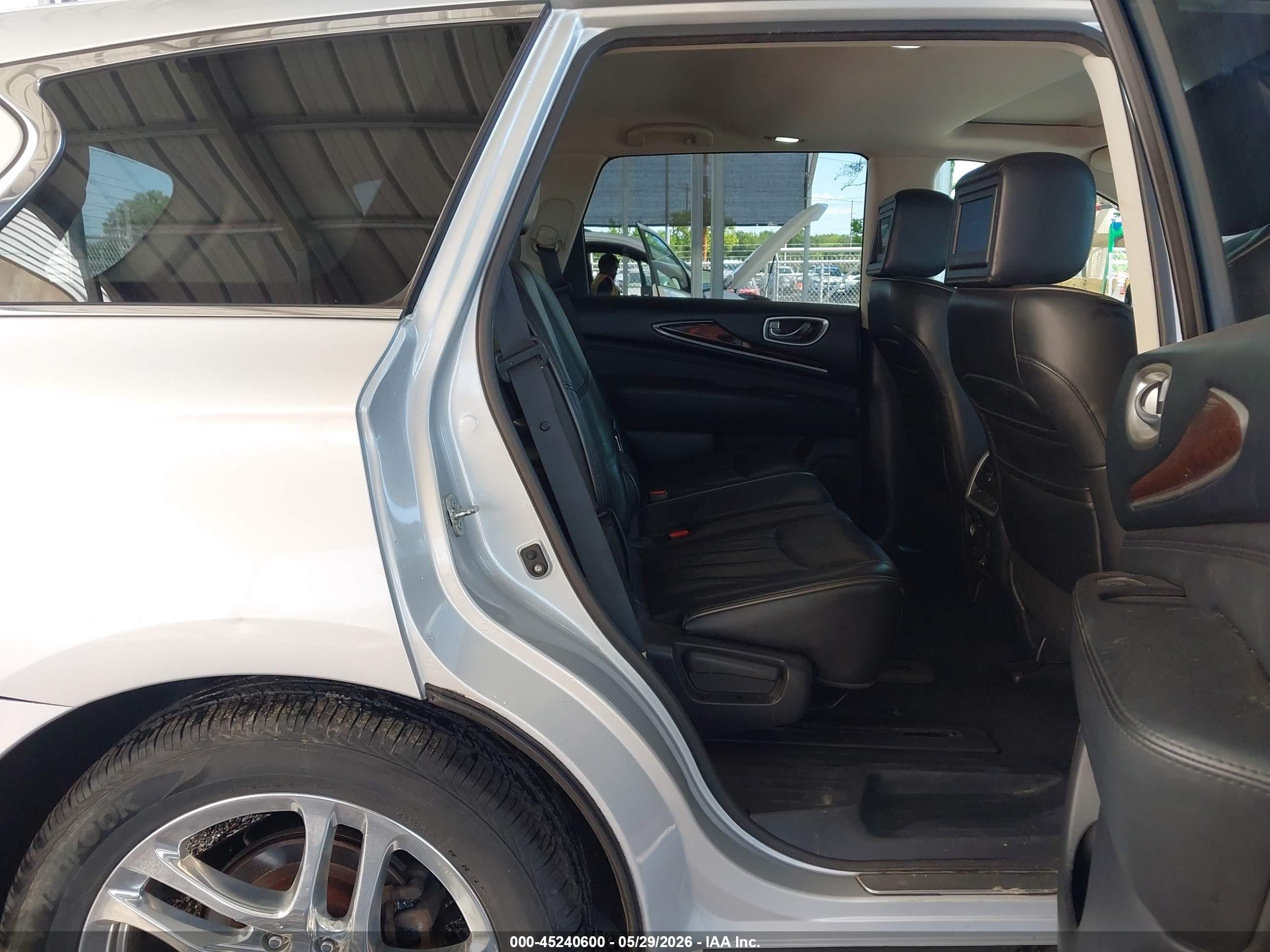 2013 Infiniti Jx35   Silver vin: 5N1AL0MM2DC328352