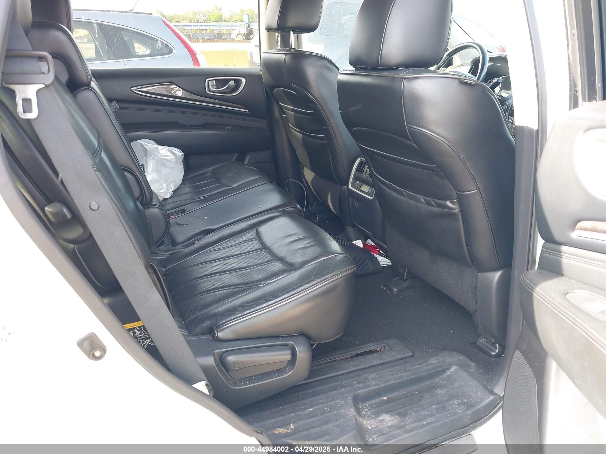 2013 Infiniti Jx35   White vin: 5N1AL0MM2DC328528