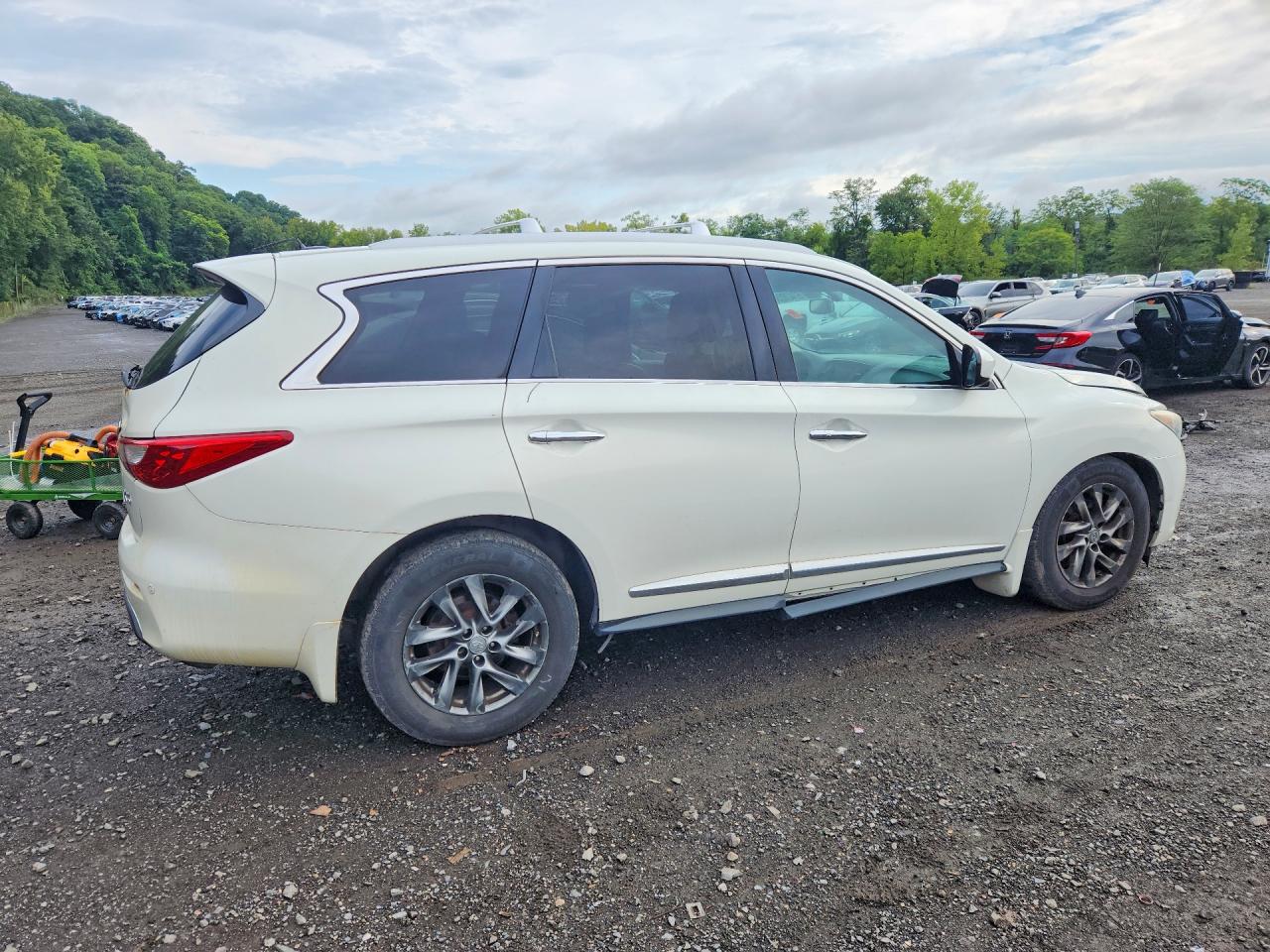 2013 Infiniti Jx35 Base White vin: 5N1AL0MM3DC335732