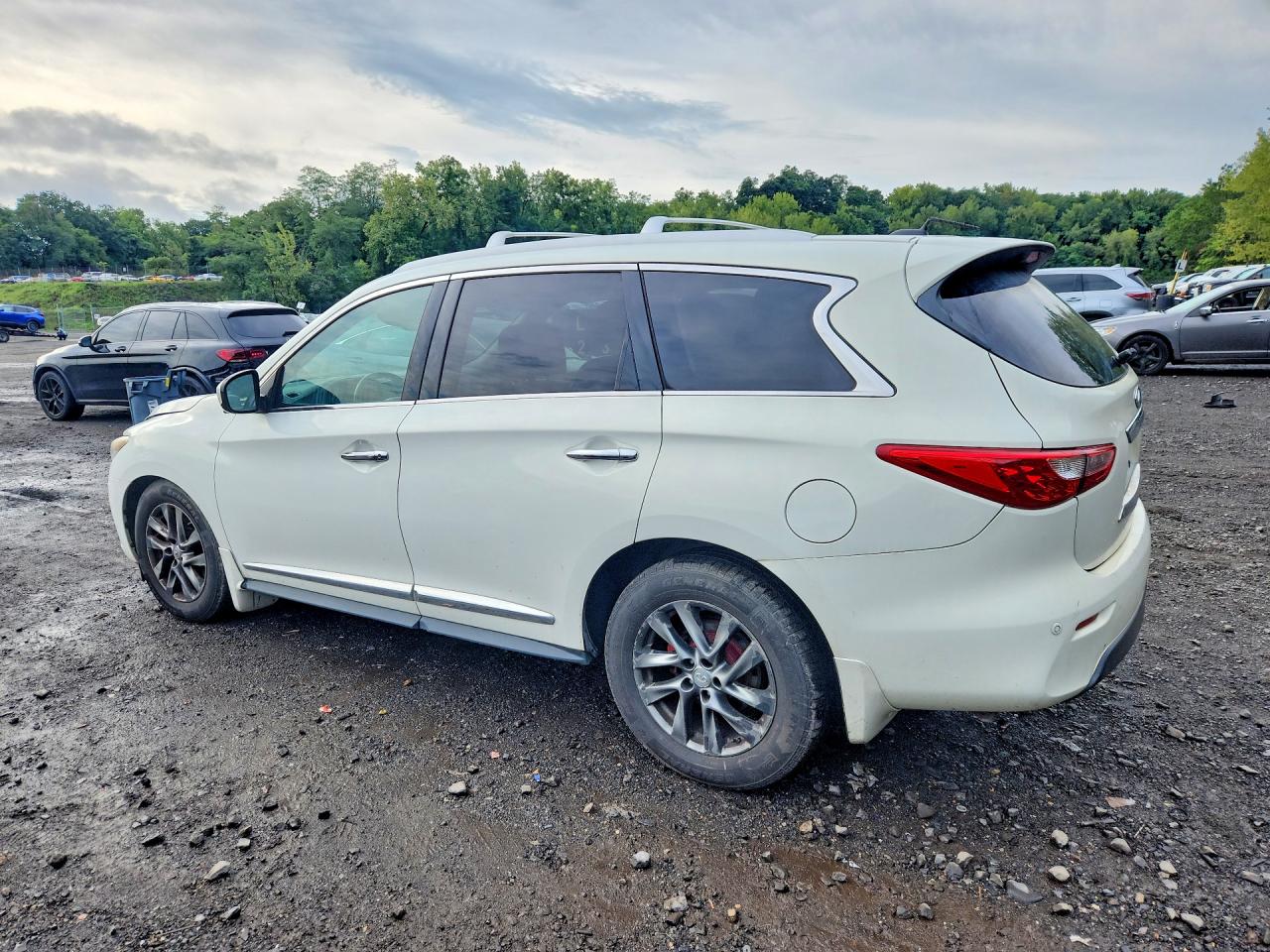 2013 Infiniti Jx35 Base White vin: 5N1AL0MM3DC335732