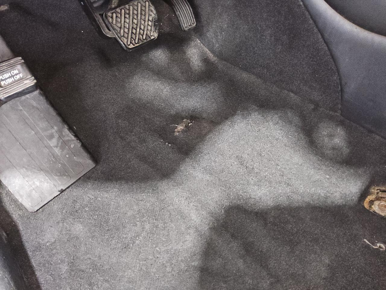 2014 Infiniti Qx60 Base Black vin: 5N1AL0MM3EC528027 Damage: Left Front Carpet, Torn, 2 To 3 Inches