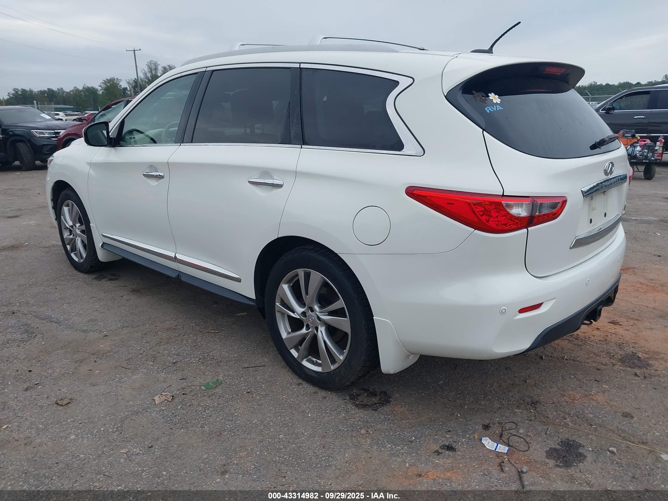 2013 Infiniti Jx35   White vin: 5N1AL0MM4DC326232