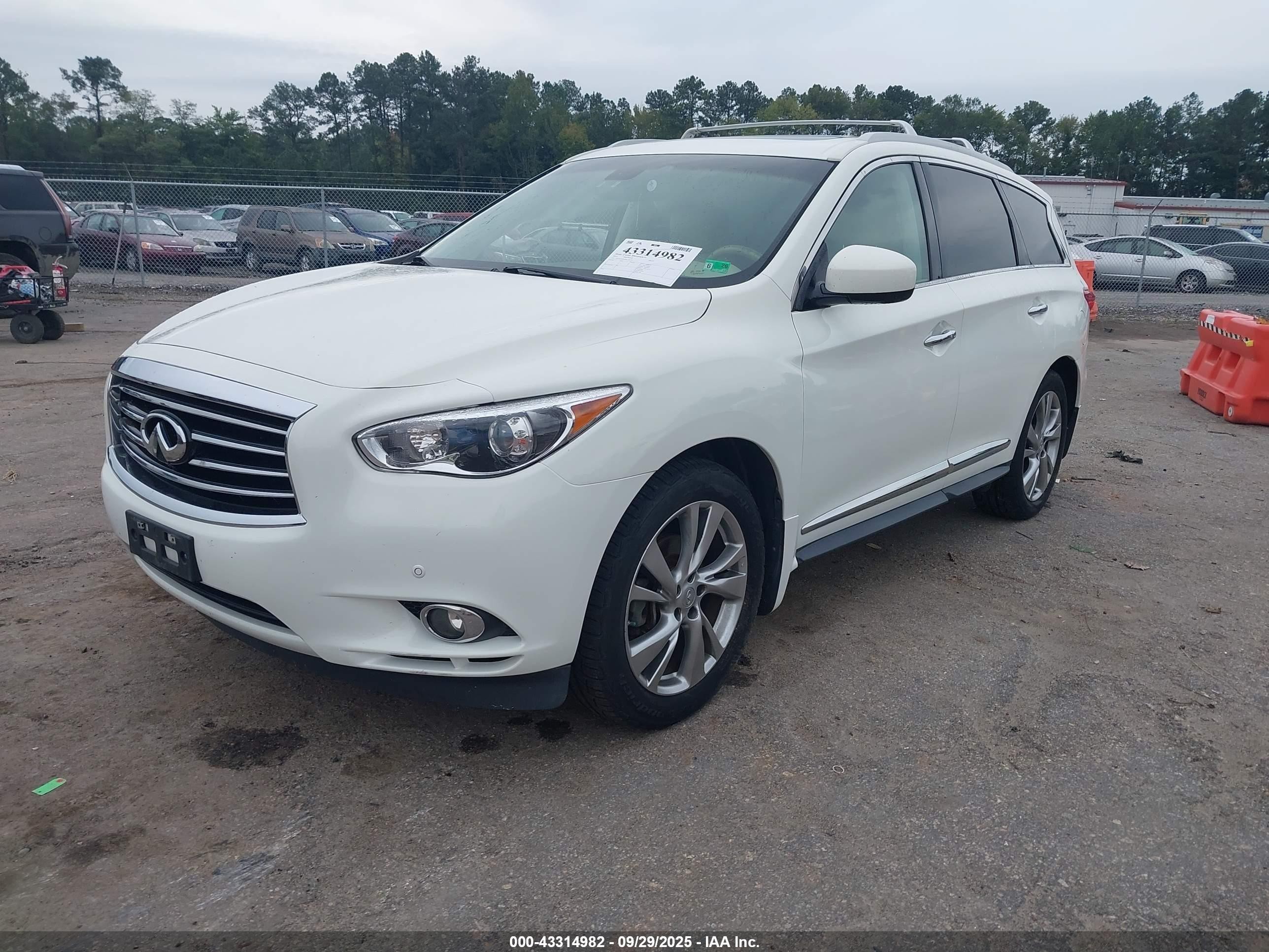 2013 Infiniti Jx35   White vin: 5N1AL0MM4DC326232